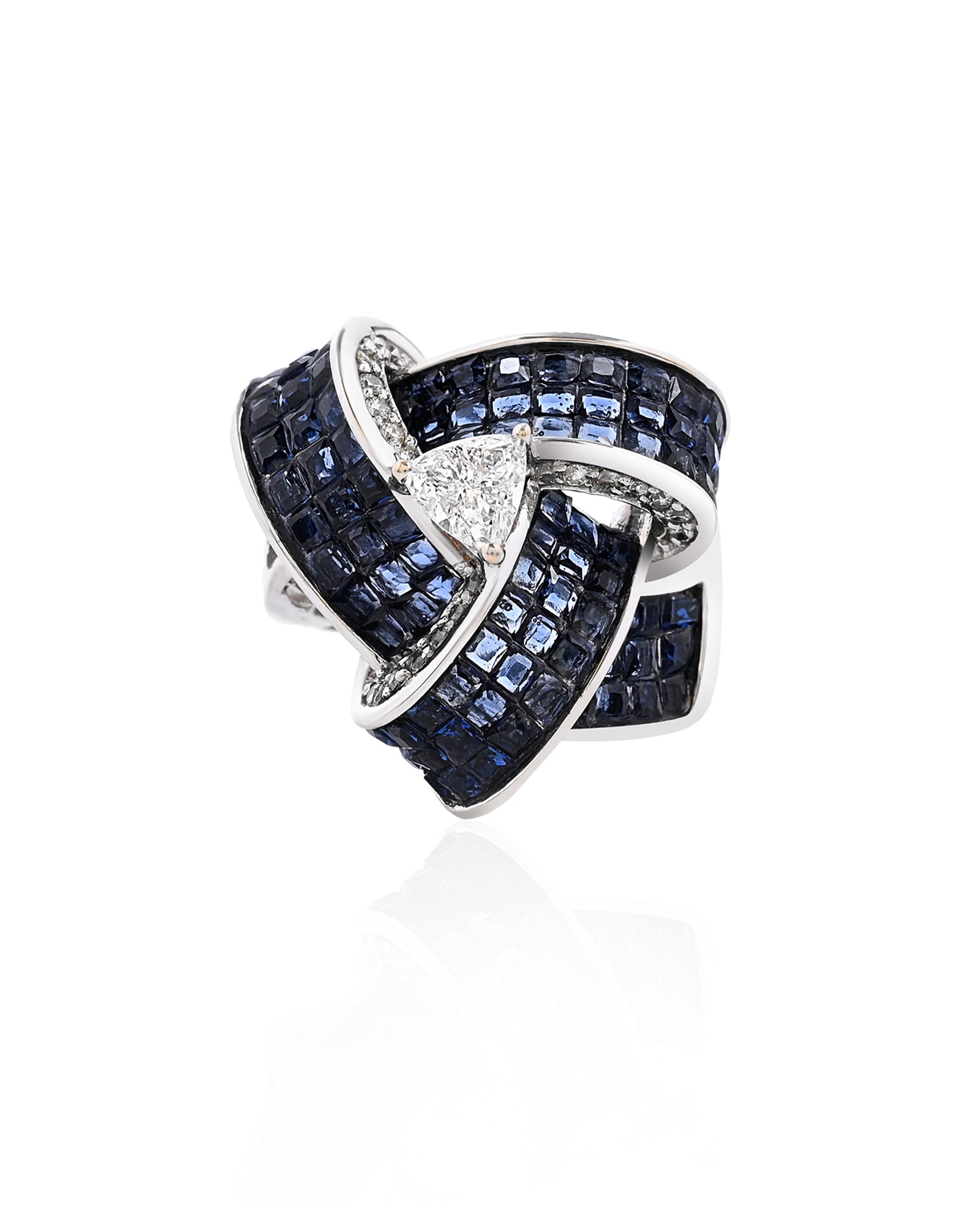 Trilliant Treasure Ring | AMARIS JEWELS | Fine Jewelry