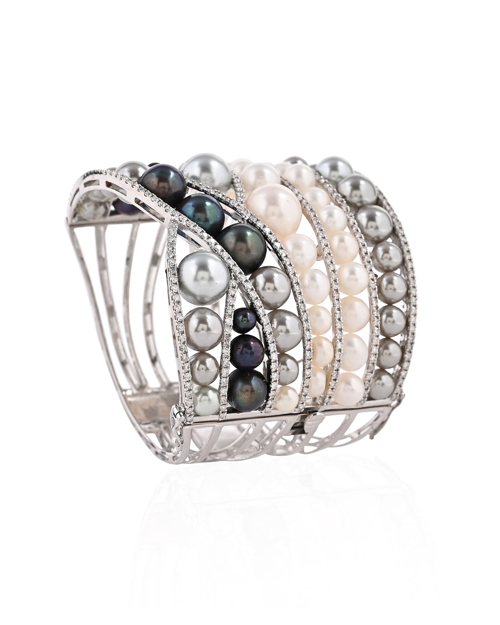 Pearls Crossover Bracelet