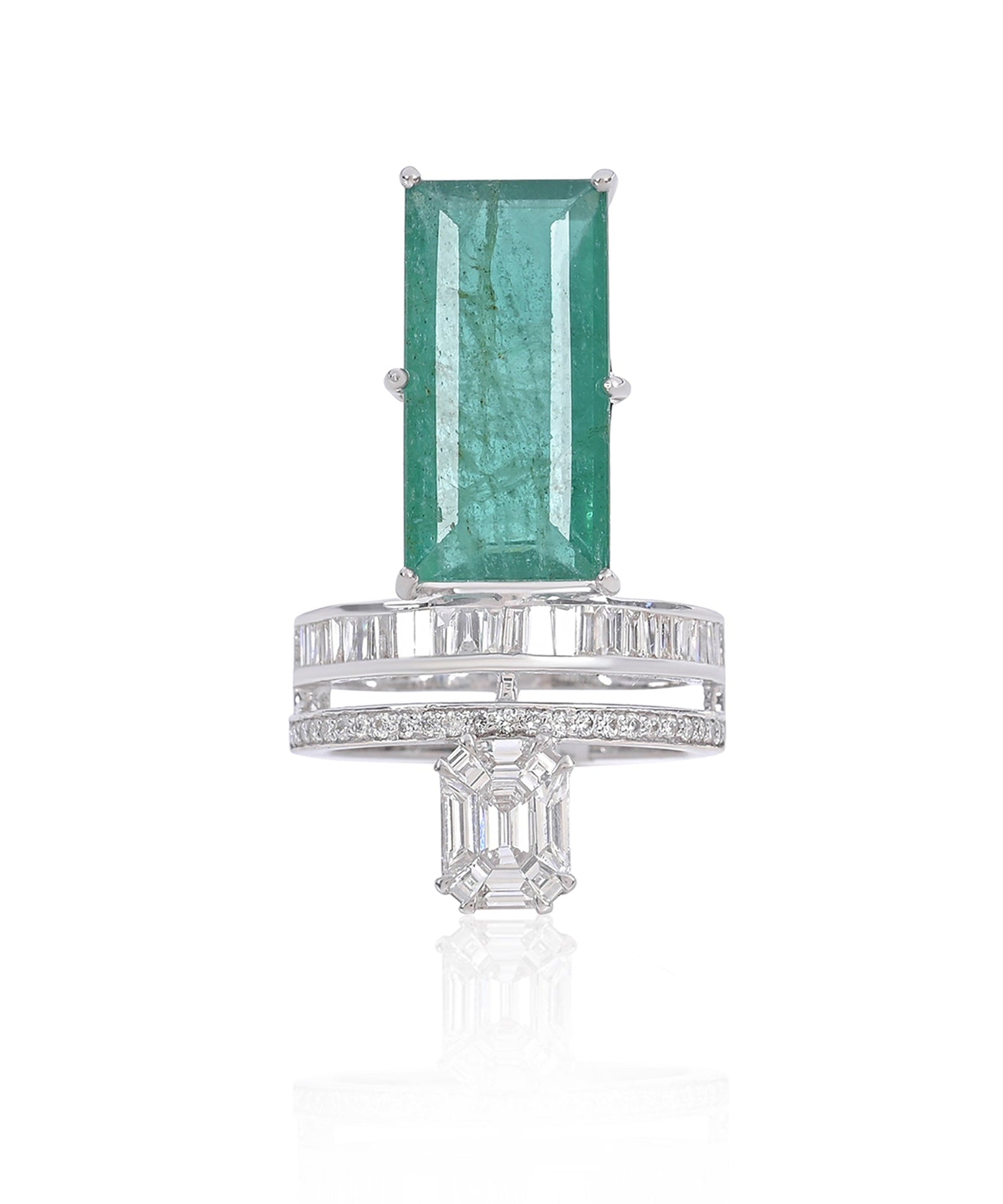 Baguette Emerald Ring | AMARIS JEWELS | Fine Jewelry 