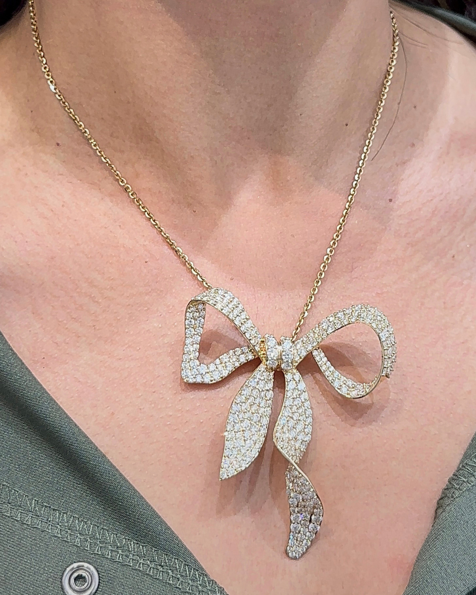 Big Bow Theory Necklace | AMARIS JEWELS | Fine Jewelry 