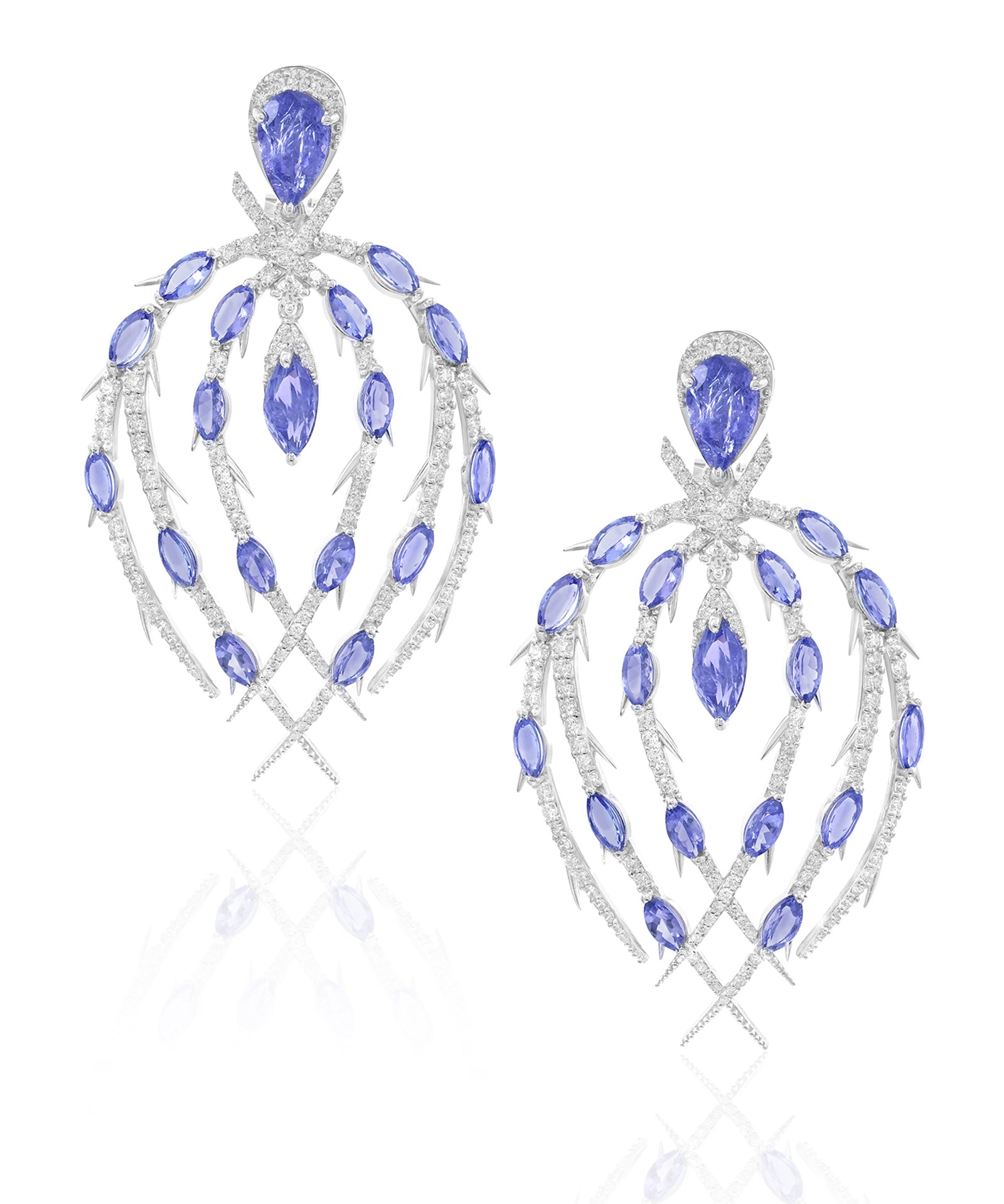 Claw It Earrings | AMARIS JEWELS | Fine Jewelry 