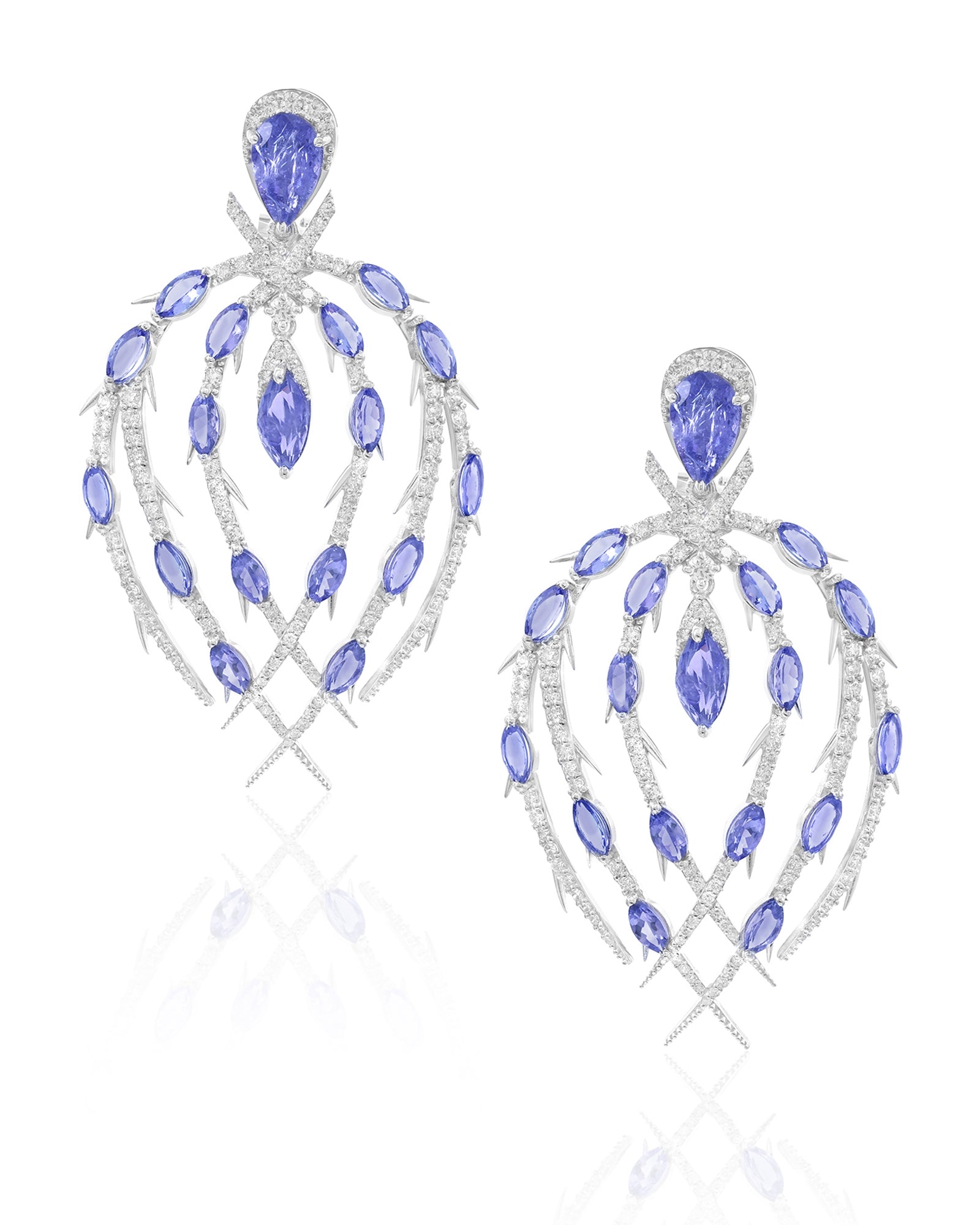 Claw It Earrings | AMARIS JEWELS | Fine Jewelry 