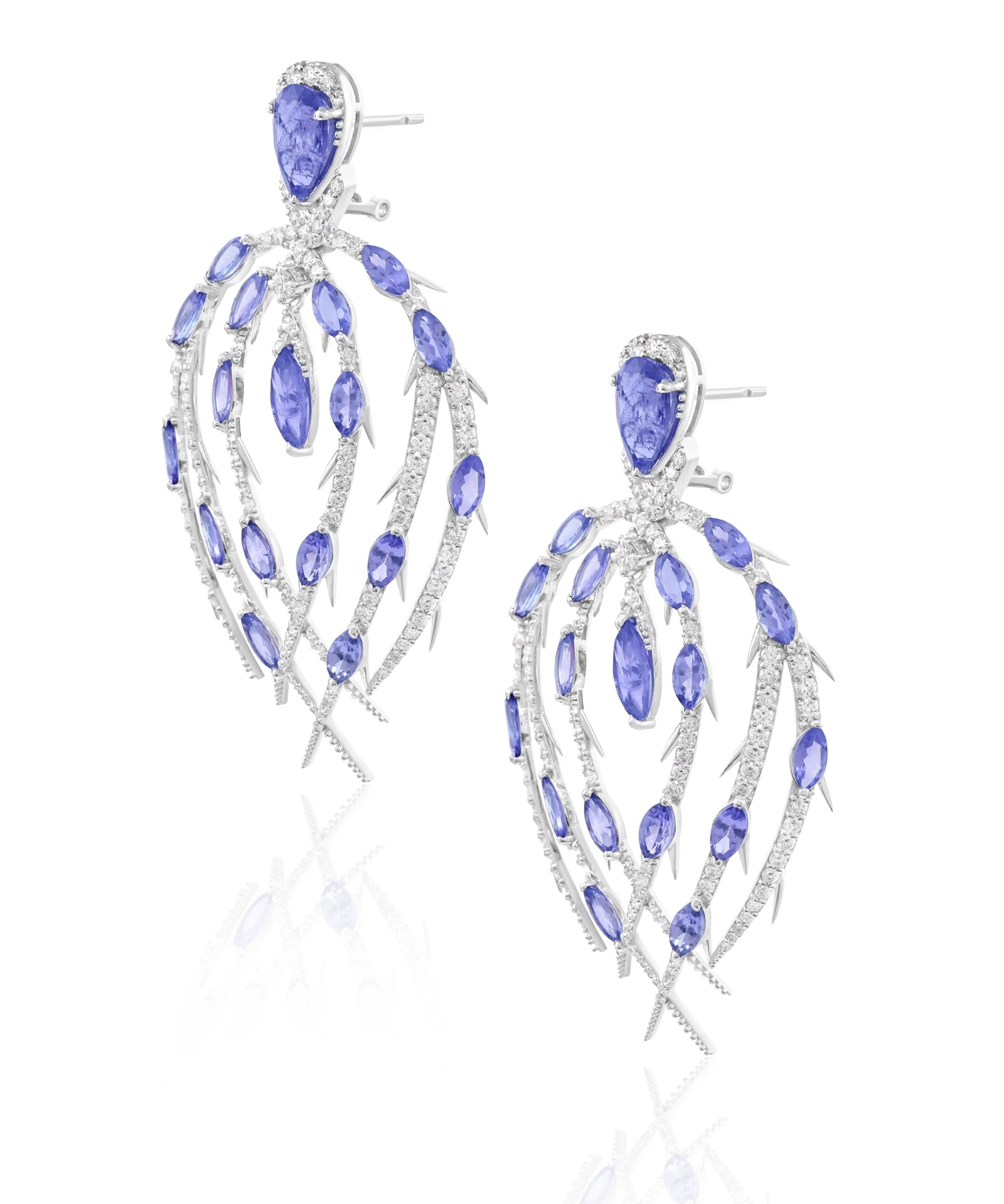 Claw It Earrings | AMARIS JEWELS | Fine Jewelry 