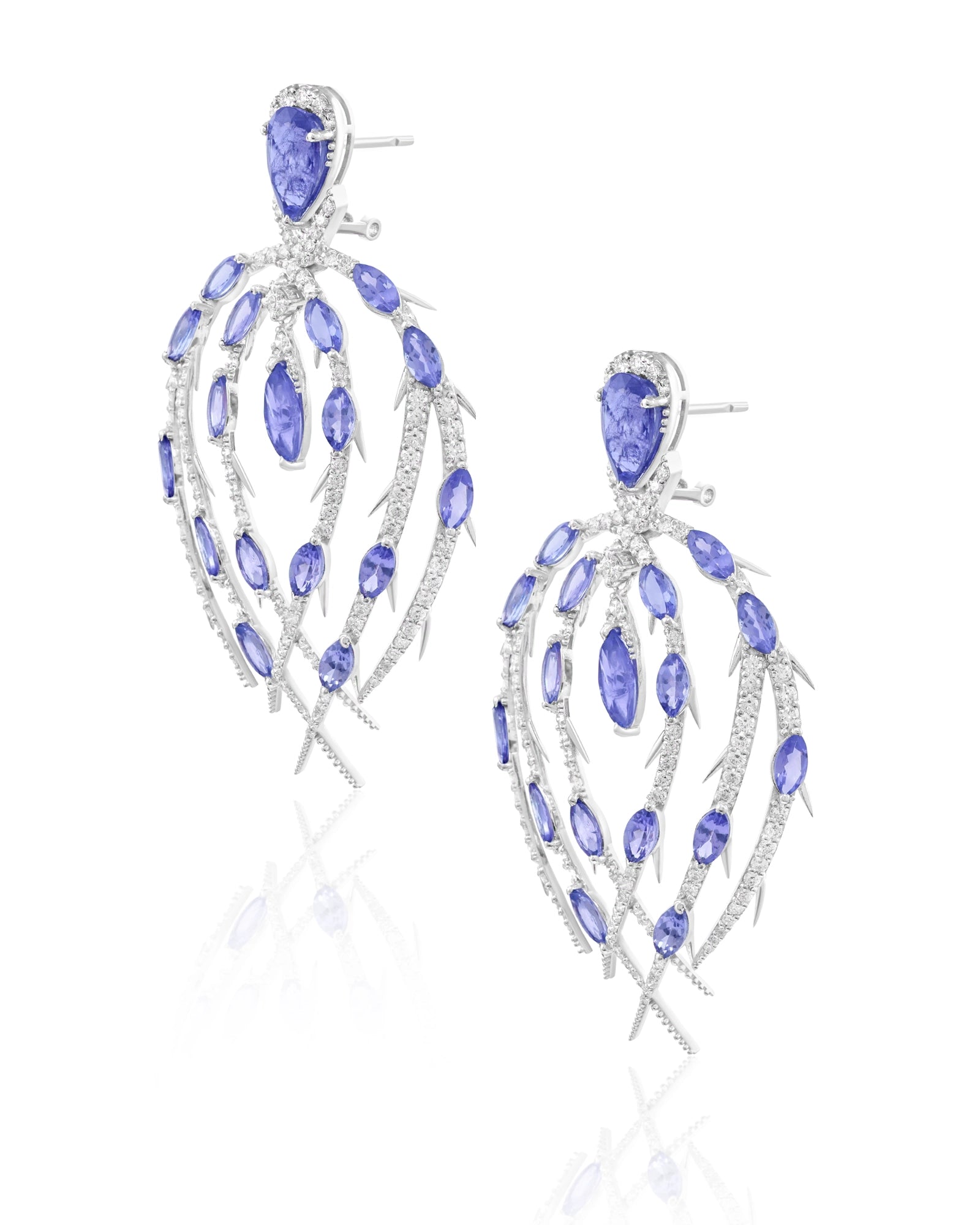 Claw It Earrings | AMARIS JEWELS | Fine Jewelry 