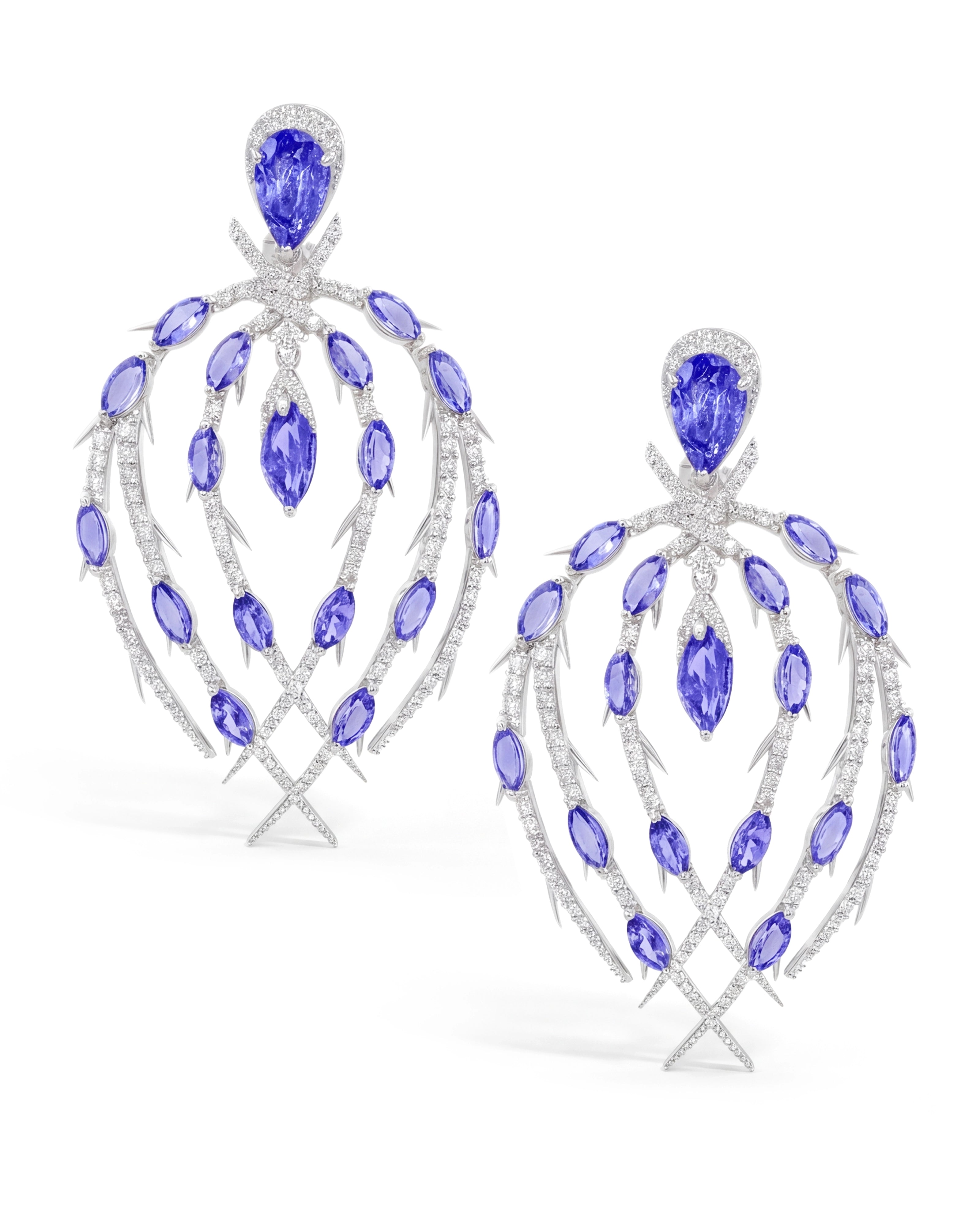 Claw It Earrings | AMARIS JEWELS | Fine Jewelry