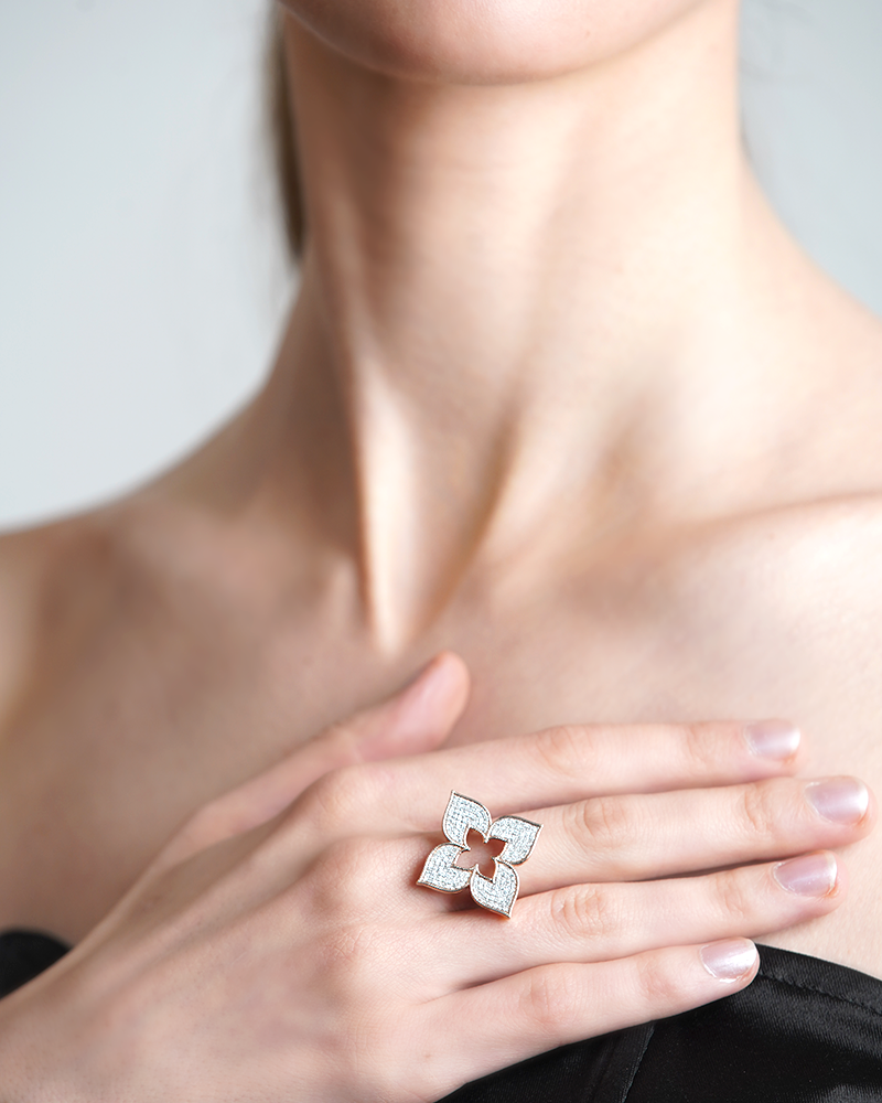 Clover ring | AMARIS JEWELS | Fine Jewelry 