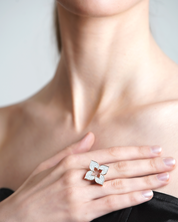 Clover ring | AMARIS JEWELS | Fine Jewelry 