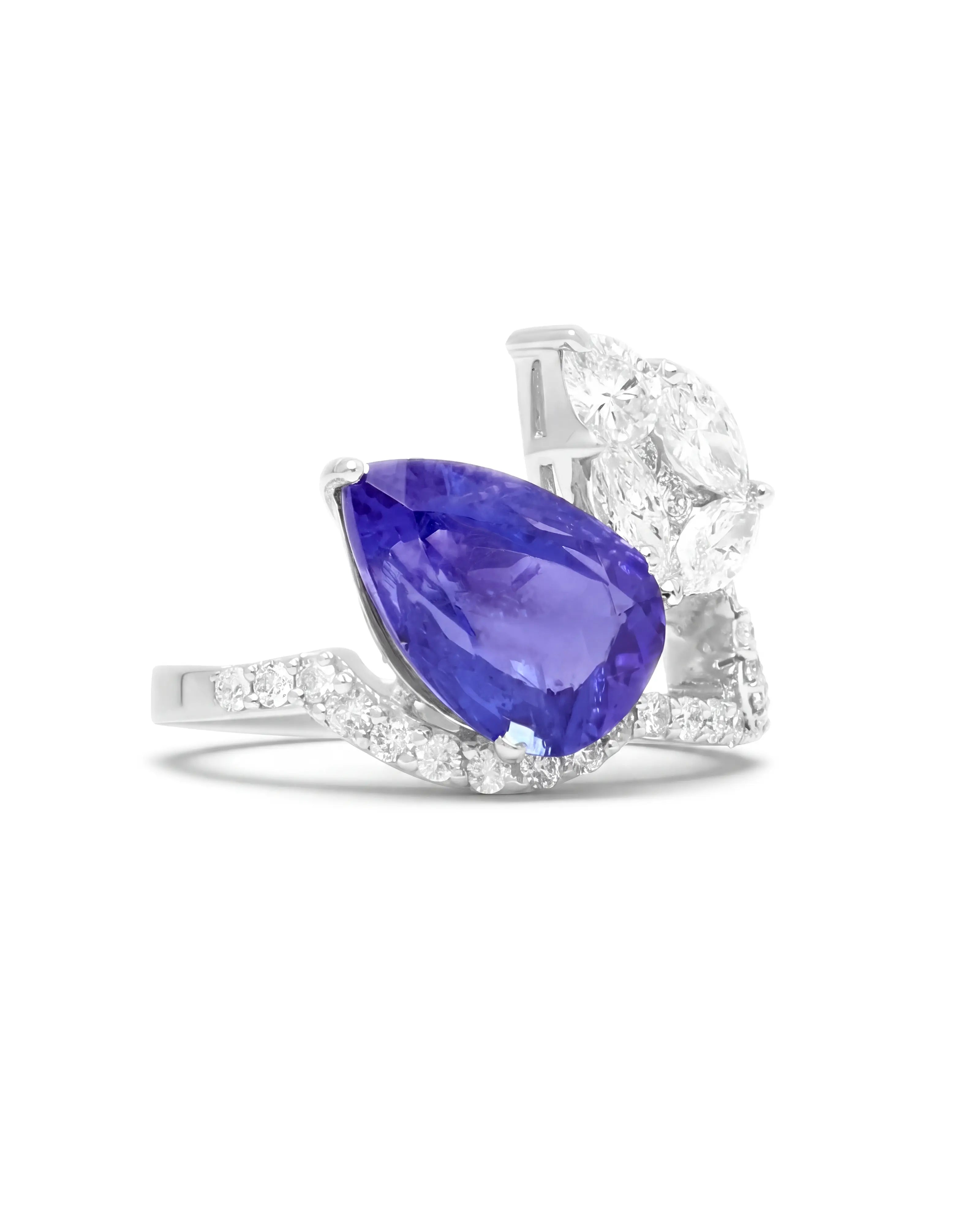 Colour Me Blue Ring | AMARIS JEWELS | Fine Jewelry