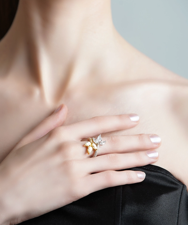 Cross Roads Ring | AMARIS JEWELS | Fine Jewelry 