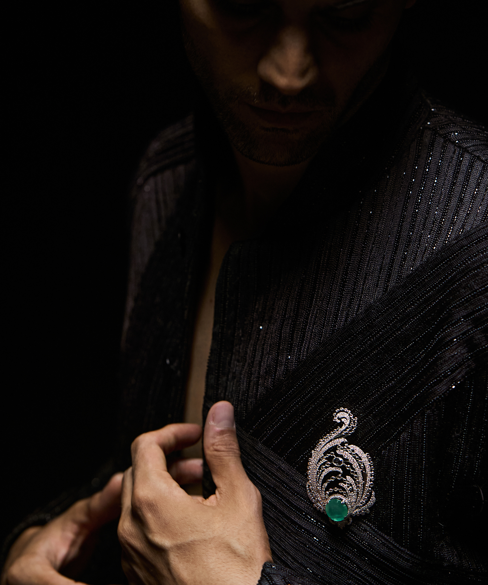 Crown Brooch | AMARIS JEWELS | Fine Jewelry 