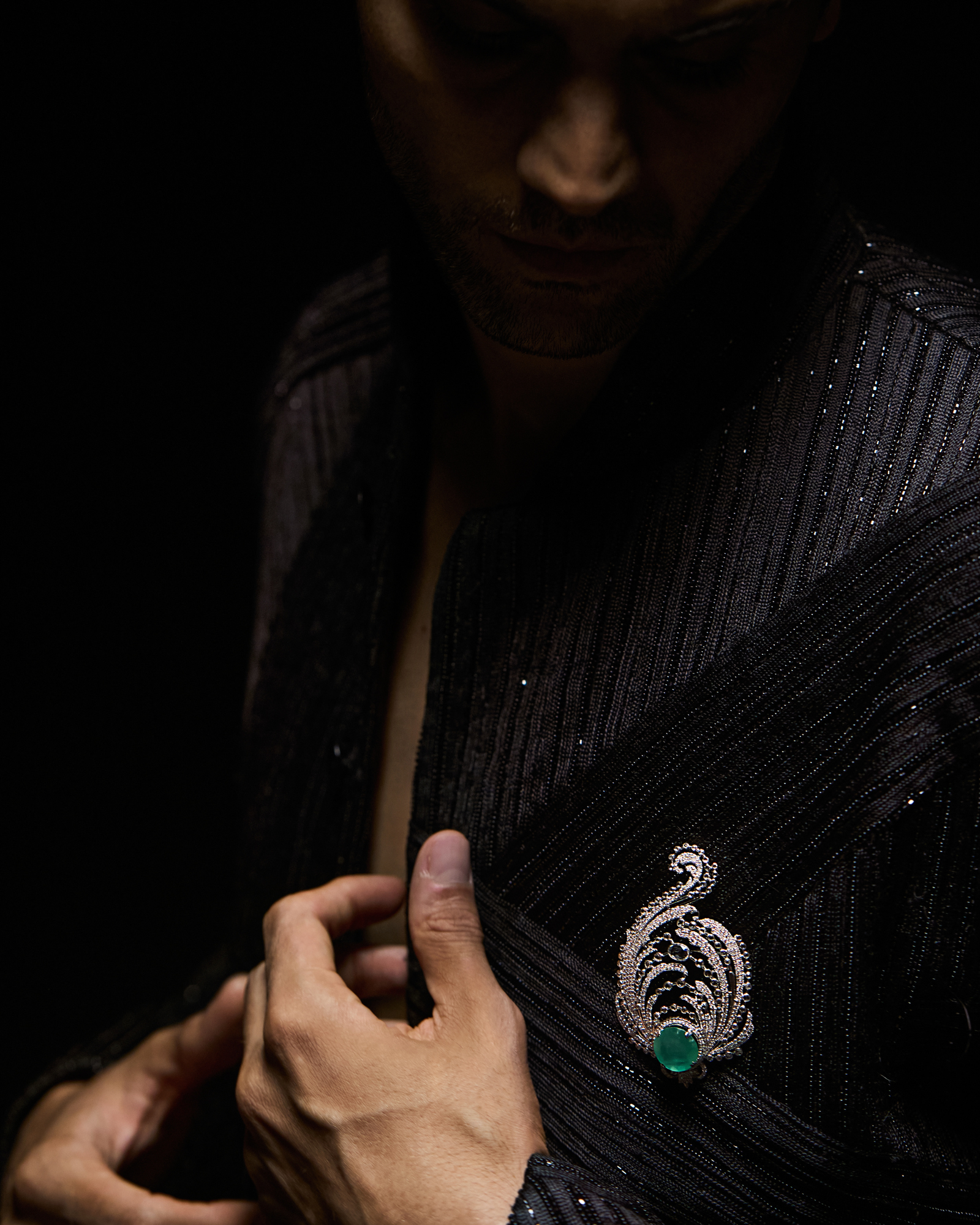 Crown Brooch | AMARIS JEWELS | Fine Jewelry 