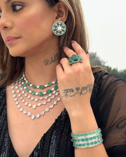 Crown Emerald Ring | AMARIS JEWELS | Fine Jewelry 