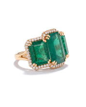 Crown Emerald Ring | AMARIS JEWELS | Fine Jewelry