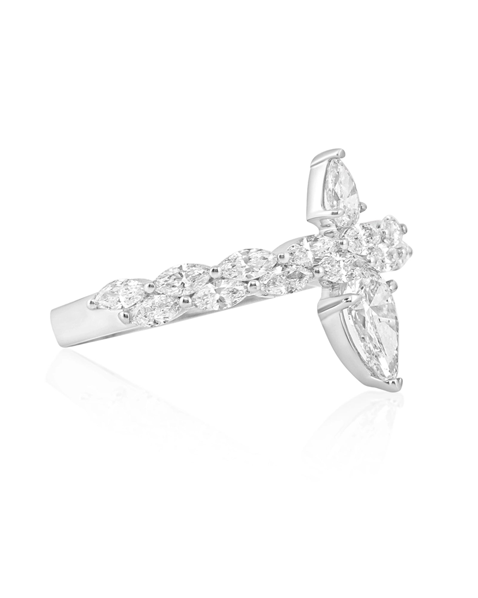 Diamond Anchor Ring | AMARIS JEWELS | Fine Jewelry 