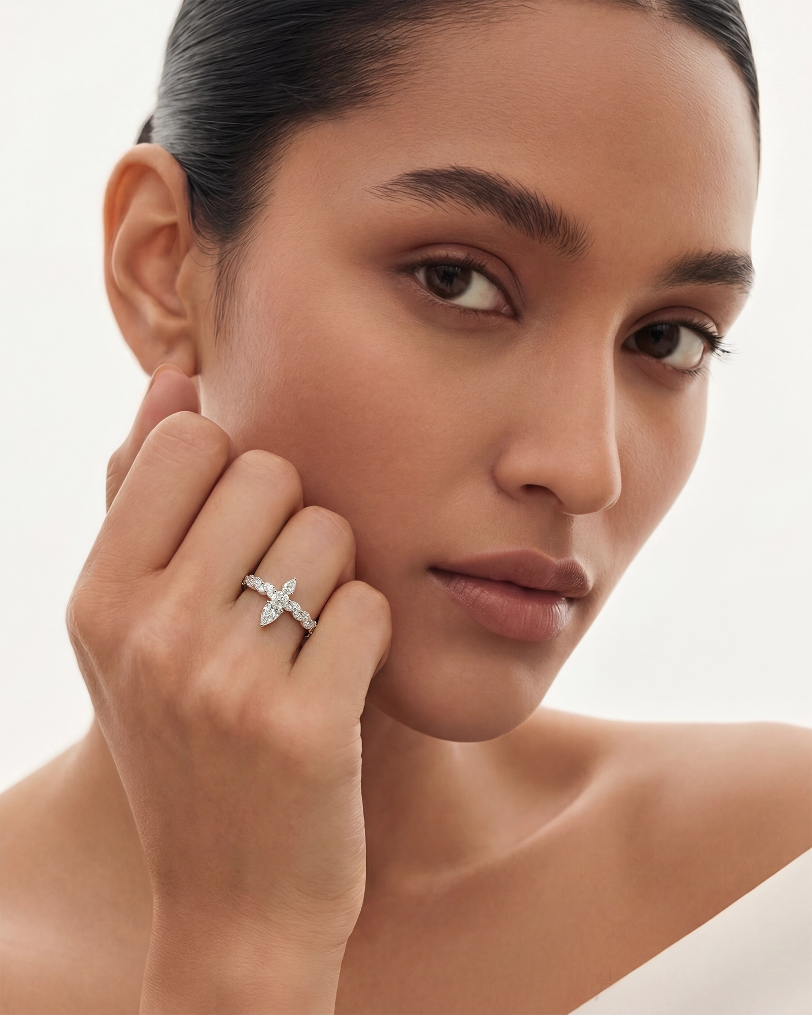 Diamond Anchor Ring | AMARIS JEWELS | Fine Jewelry 