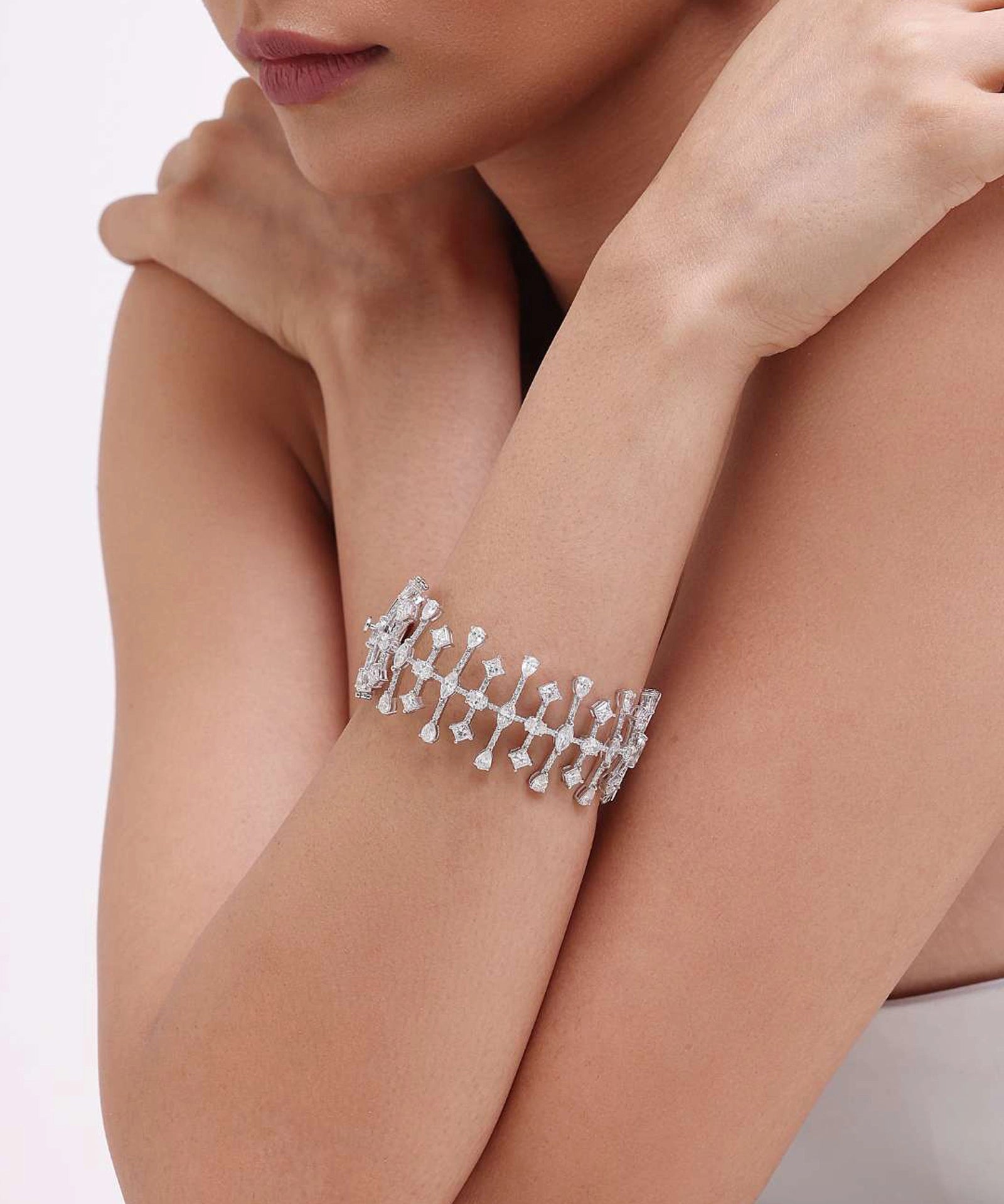 Diamond Spike Bracelet | AMARIS JEWELS | Fine Jewelry 