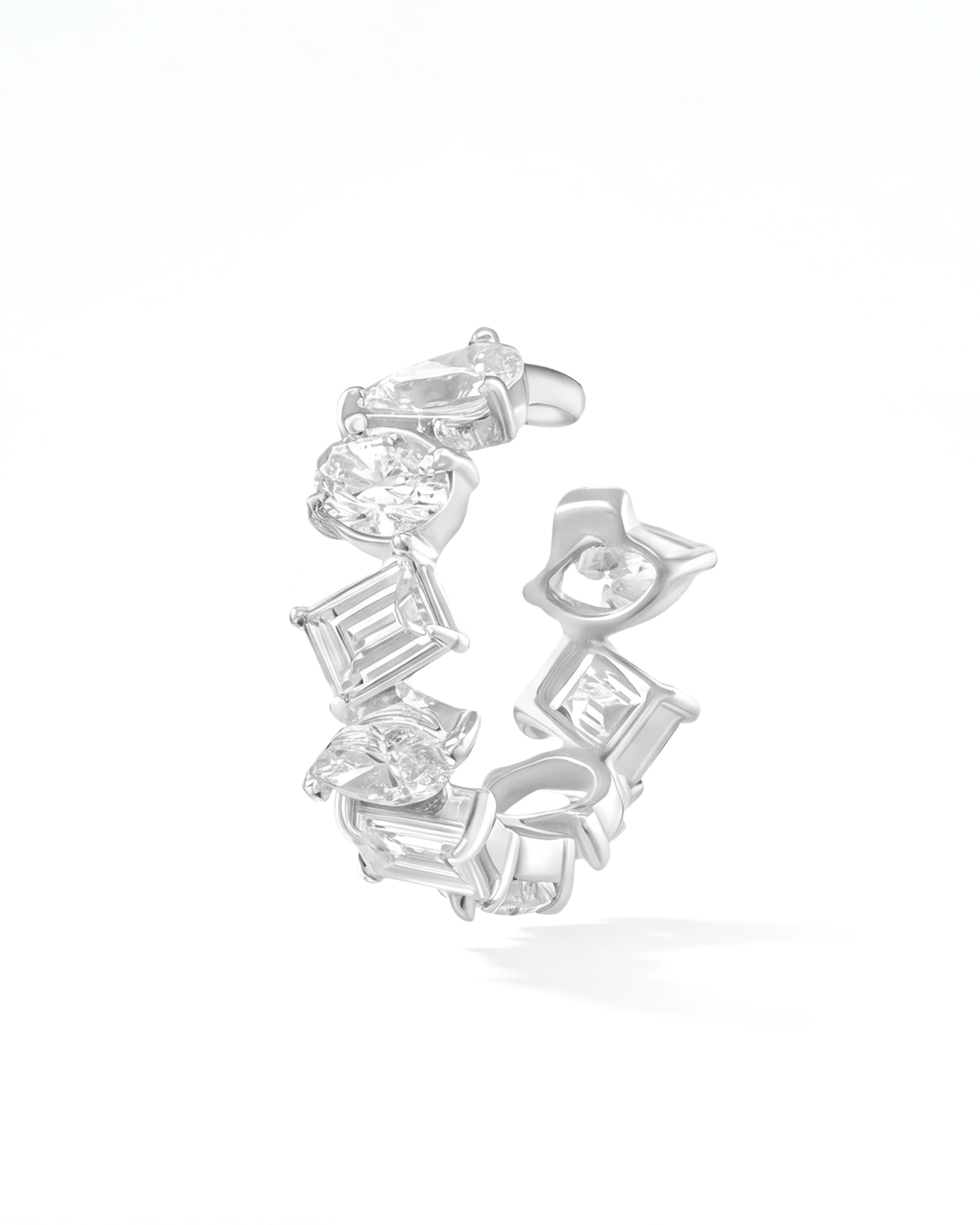 Diamond Swirl Huggie | AMARIS JEWELS | Fine Jewelry