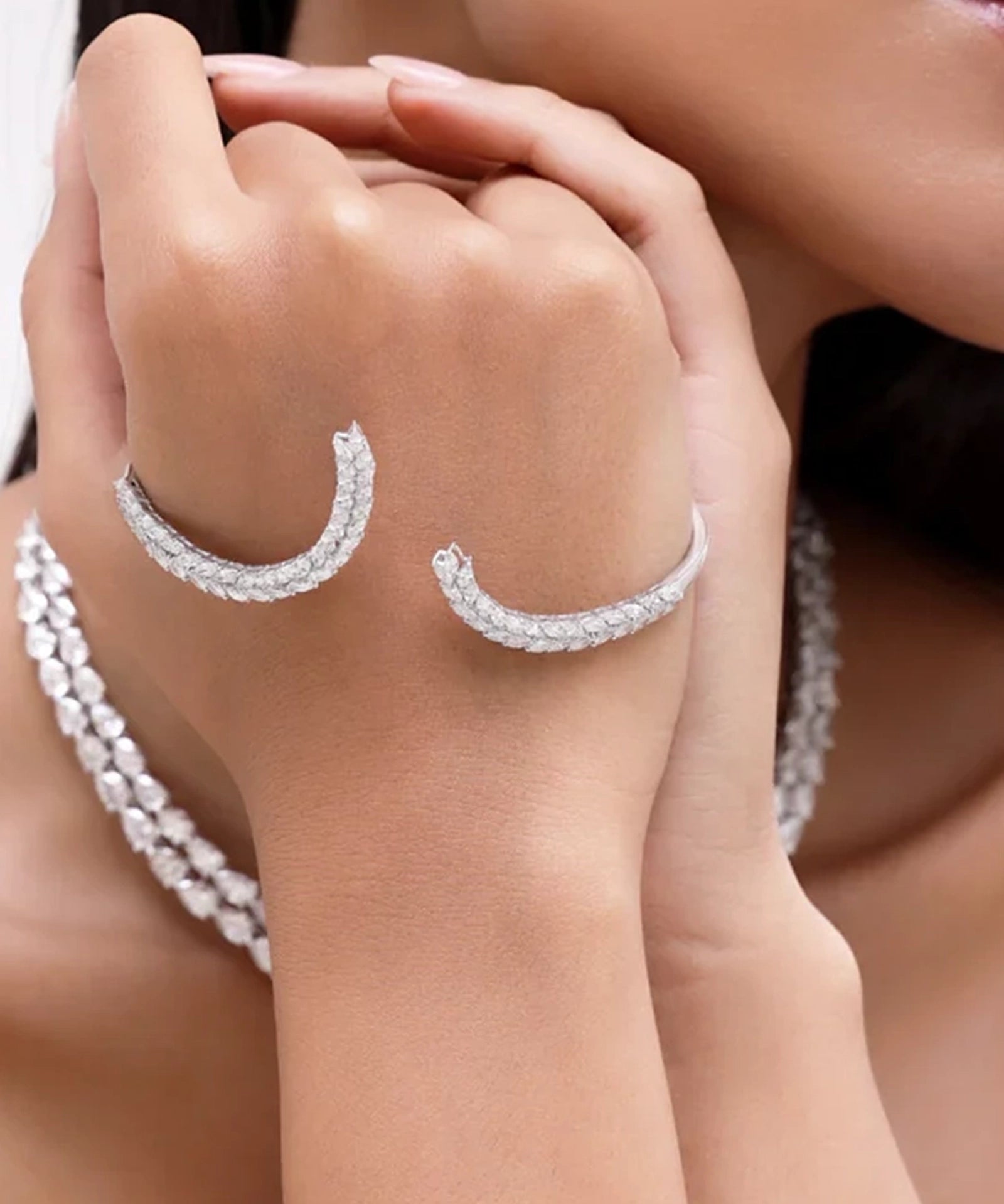 Diamond Trail Palmcuff | AMARIS JEWELS | Fine Jewelry 