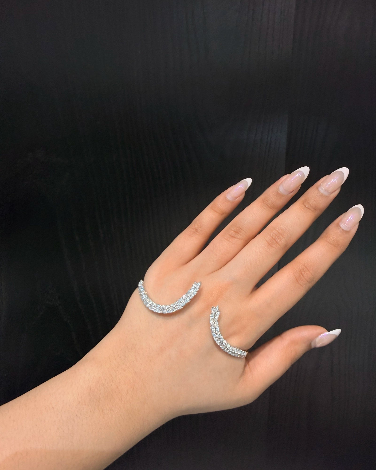 Diamond Trail Palmcuff | AMARIS JEWELS | Fine Jewelry 