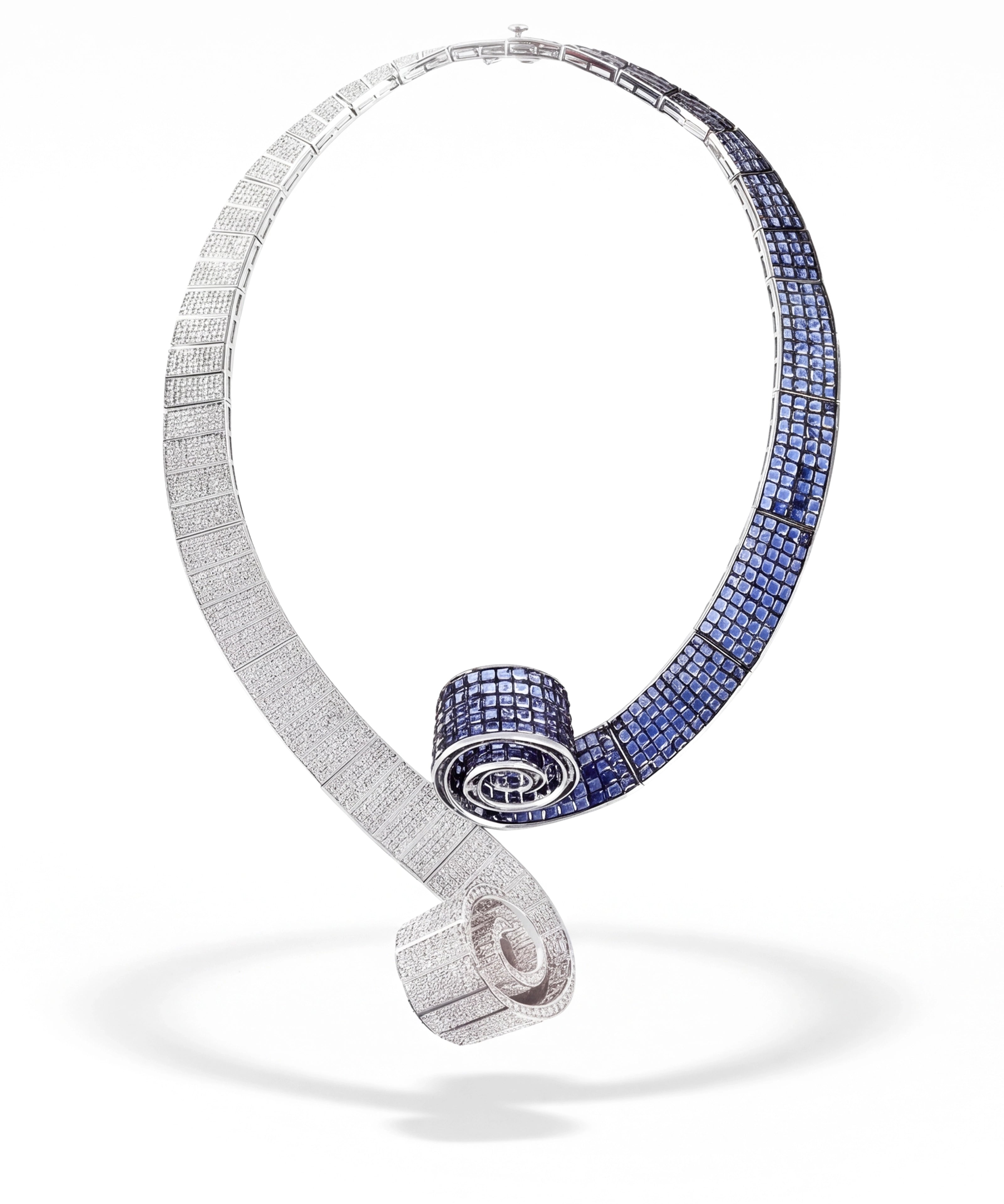 Embrace the Swirl Necklace | AMARIS JEWELS | Fine Jewelry