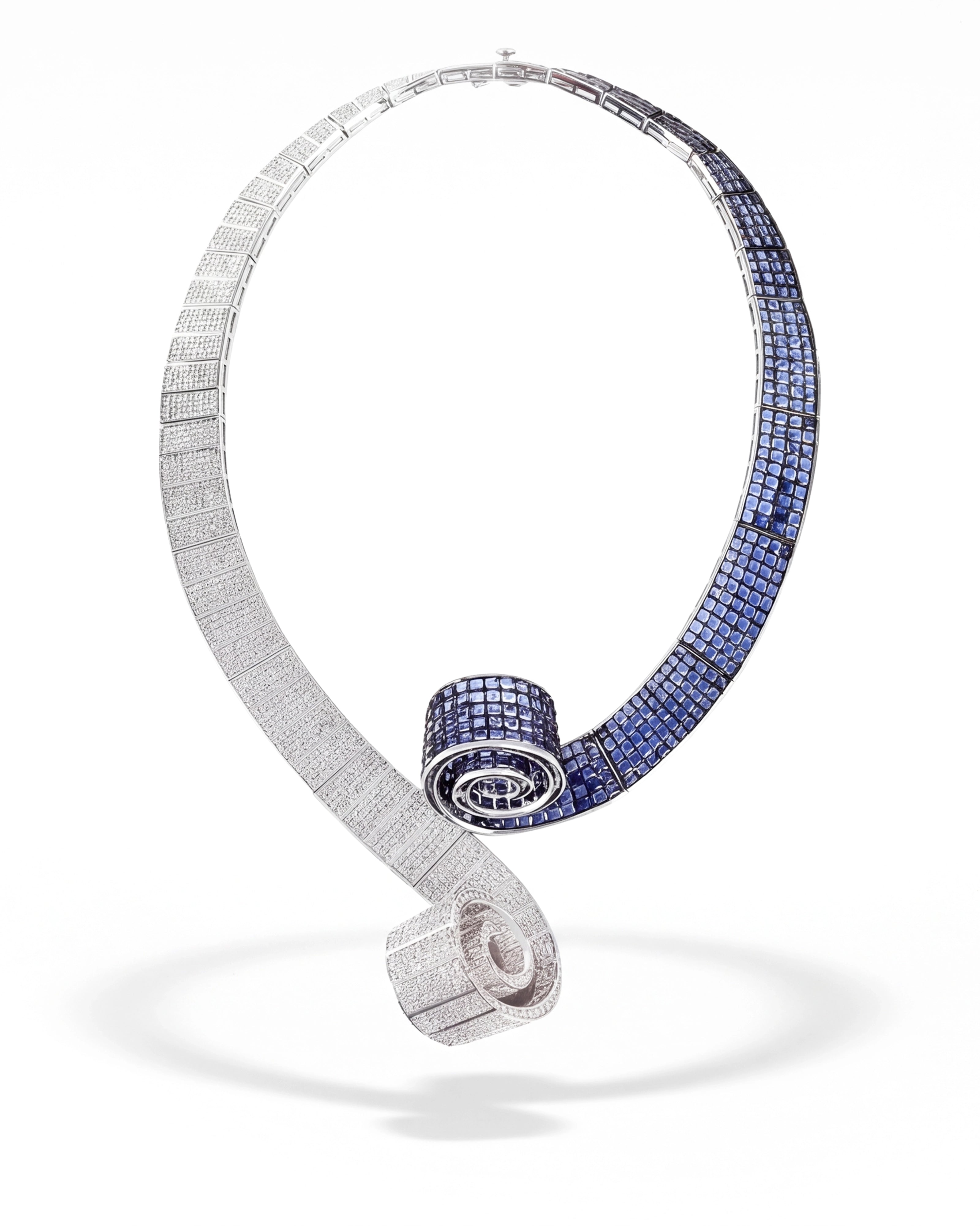 Embrace the Swirl Necklace | AMARIS JEWELS | Fine Jewelry