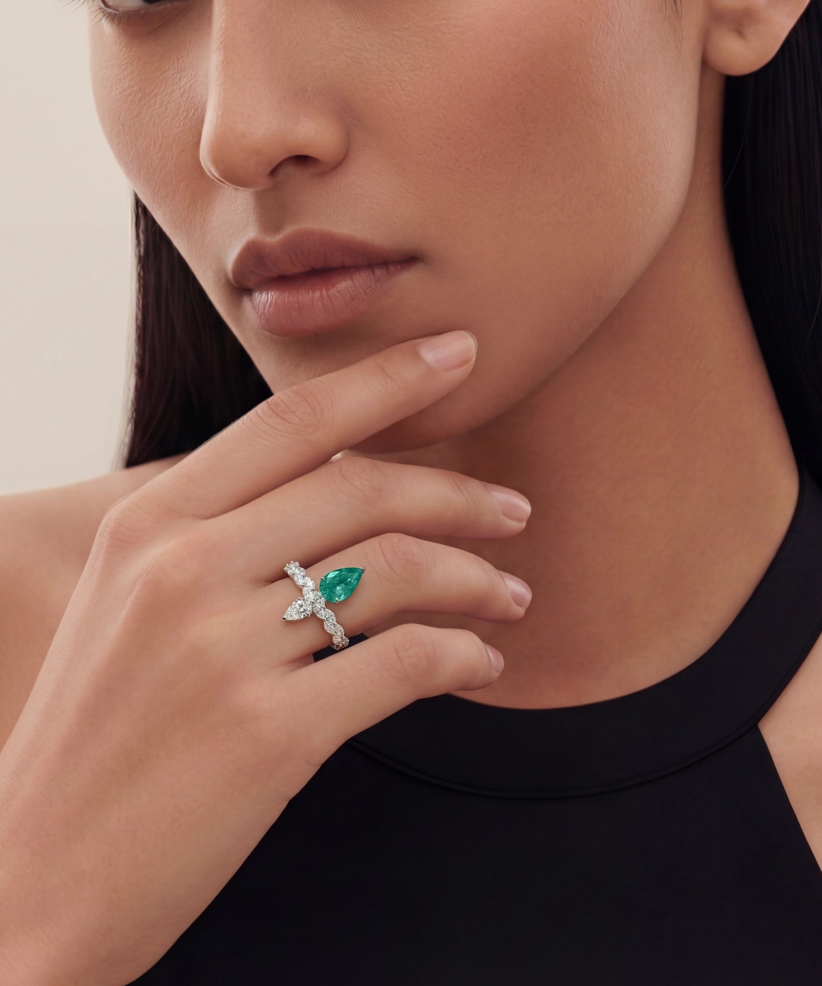Emerald Anchor Ring | AMARIS JEWELS | Fine Jewelry 