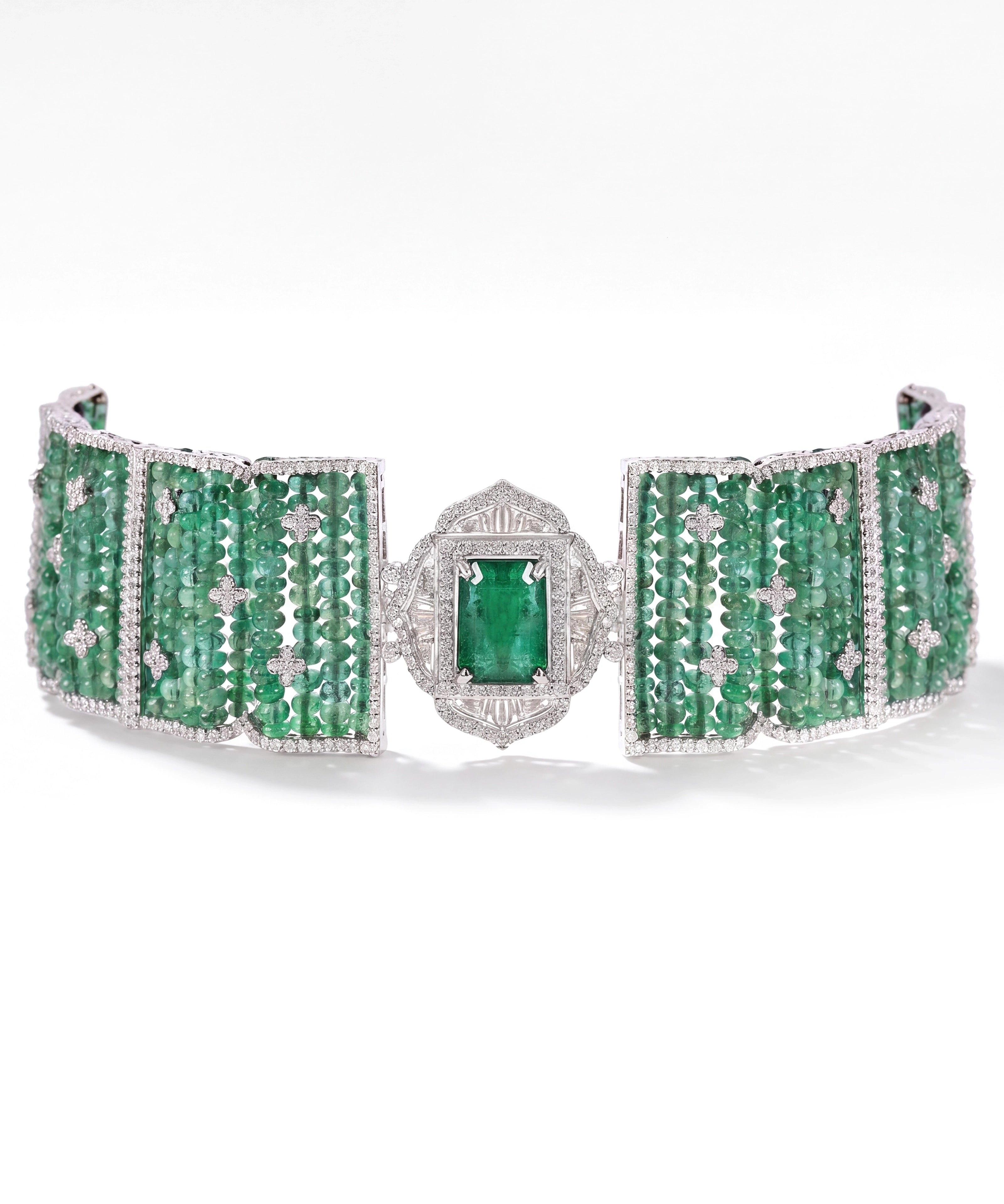 Emerald-Avenue-Choker.webp