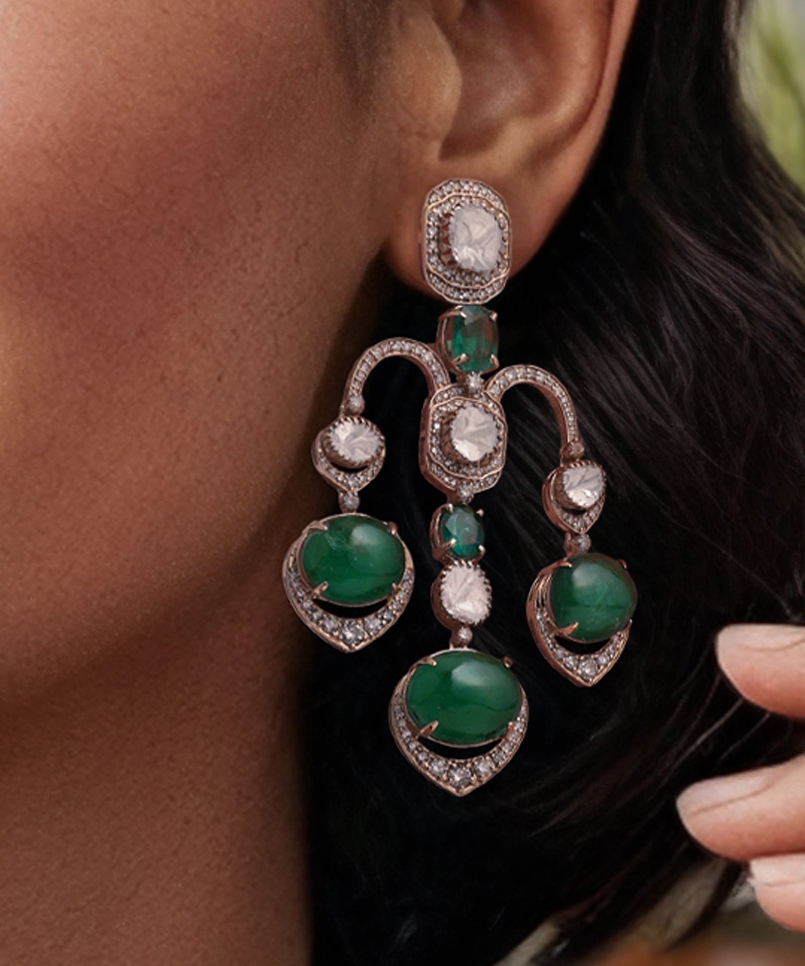 Emerald Bagh Earrings | AMARIS JEWELS | Fine Jewelry 