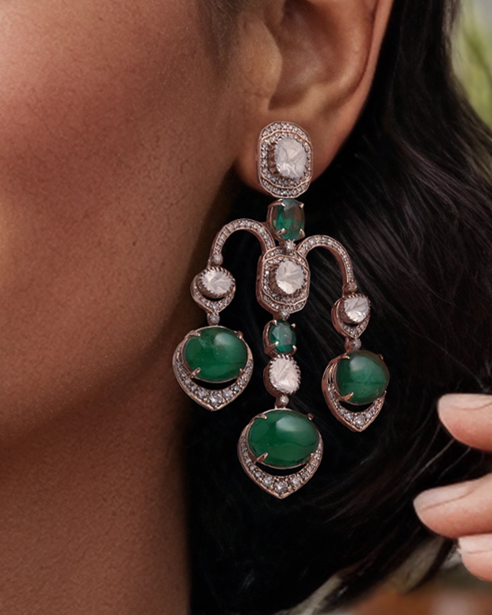 Emerald Bagh Earrings | AMARIS JEWELS | Fine Jewelry 