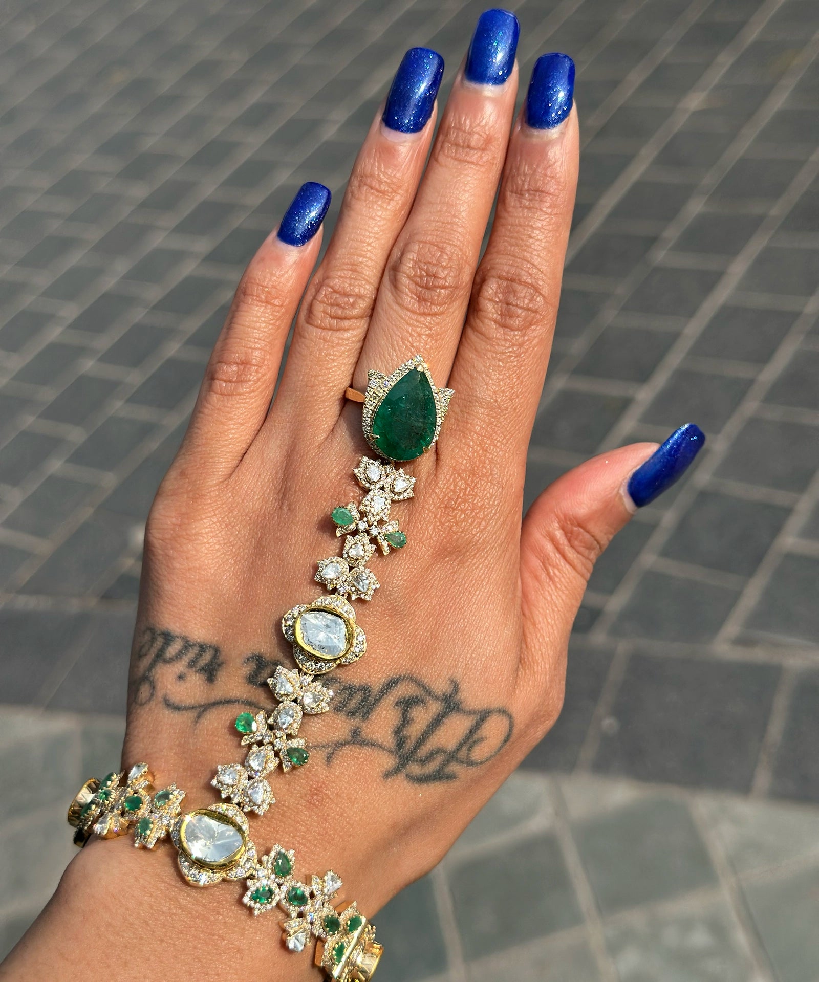 Emerald Bagh Haathphool | AMARIS JEWELS | Fine Jewelry 