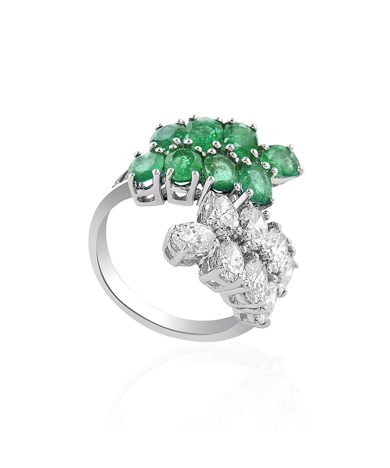 Emerald Blossom Ring | AMARIS JEWELS | Fine Jewelry 