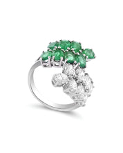 Emerald Blossom Ring | AMARIS JEWELS | Fine Jewelry