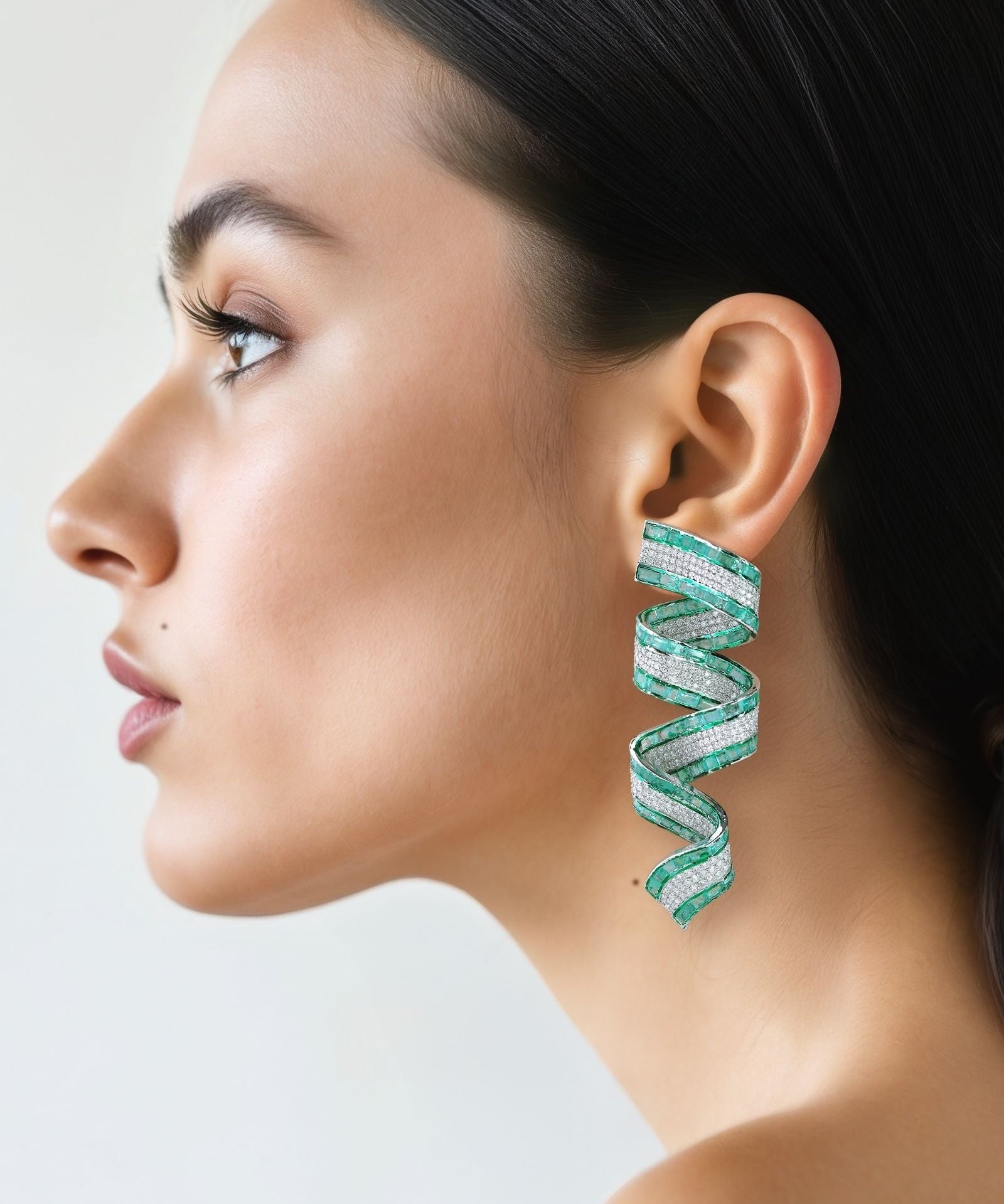Emerald Confetti earrings | AMARIS JEWELS | Fine Jewelry 