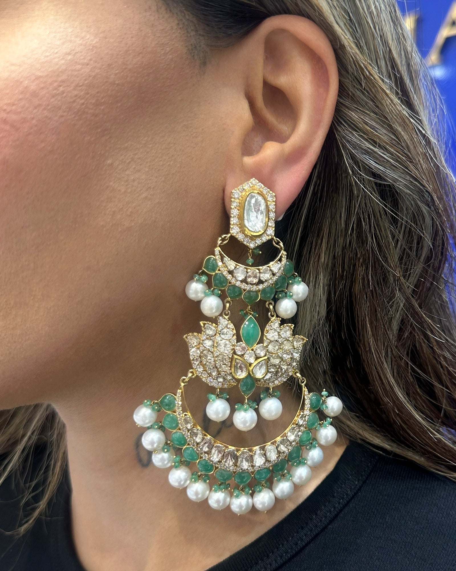 Emerald Connect Chandbalis | AMARIS JEWELS | Fine Jewelry 