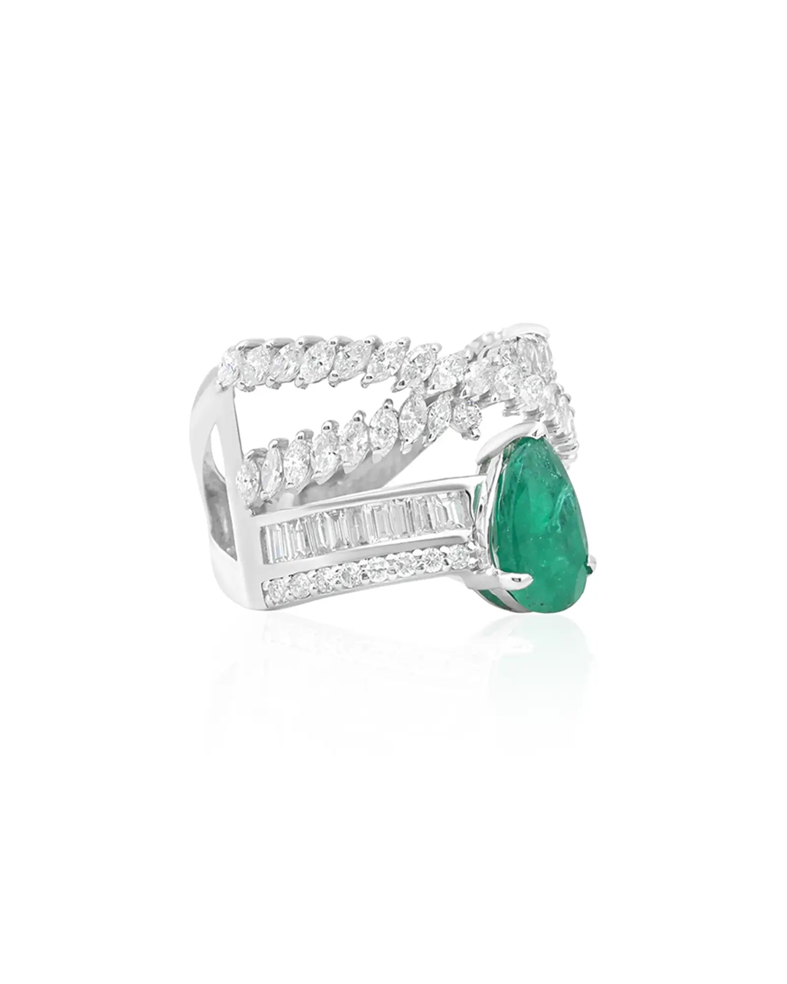 Emerald Cross Ring | AMARIS JEWELS | Fine Jewelry 