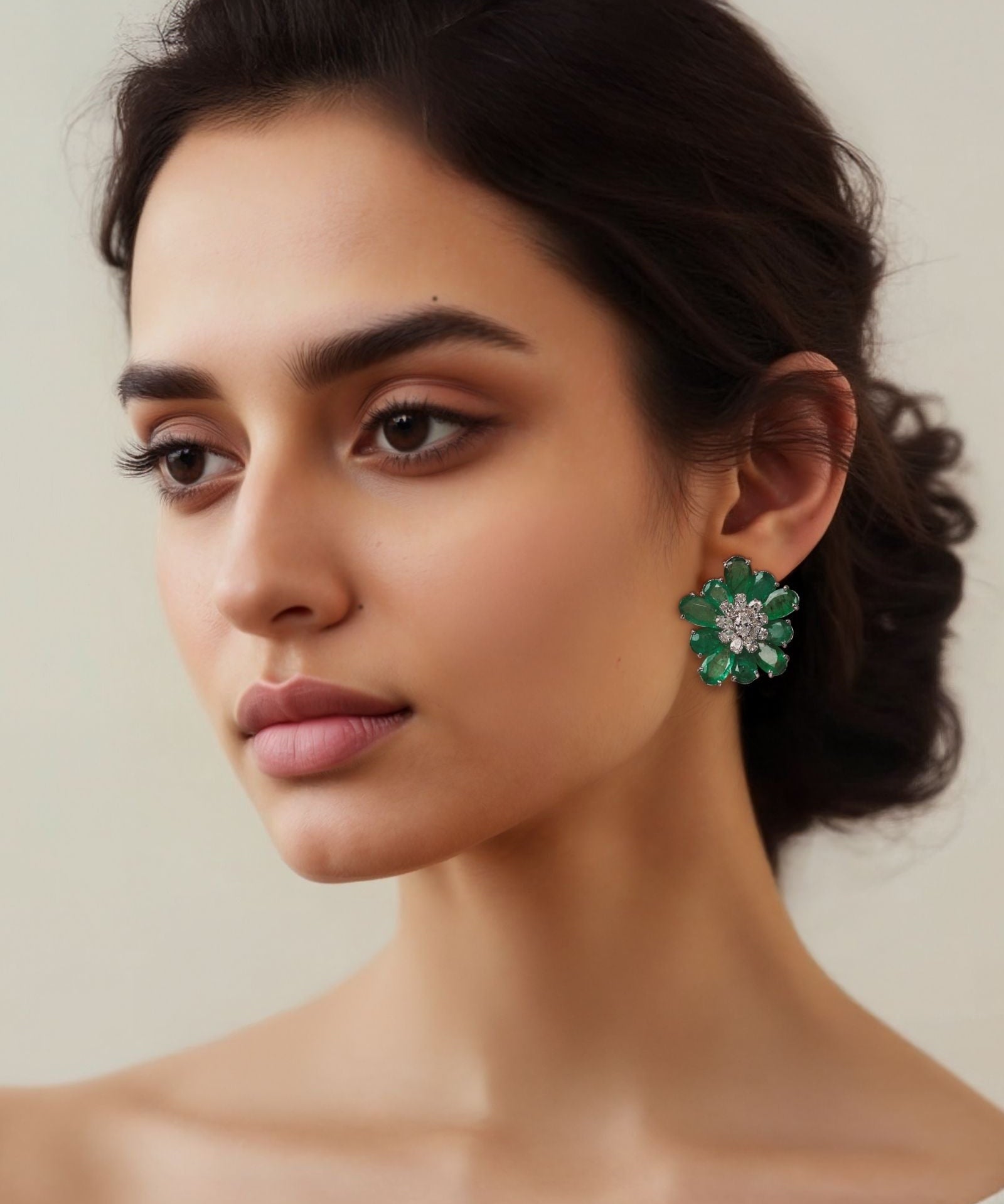 Emerald Daisy Earrings | AMARIS JEWELS | Fine Jewelry 