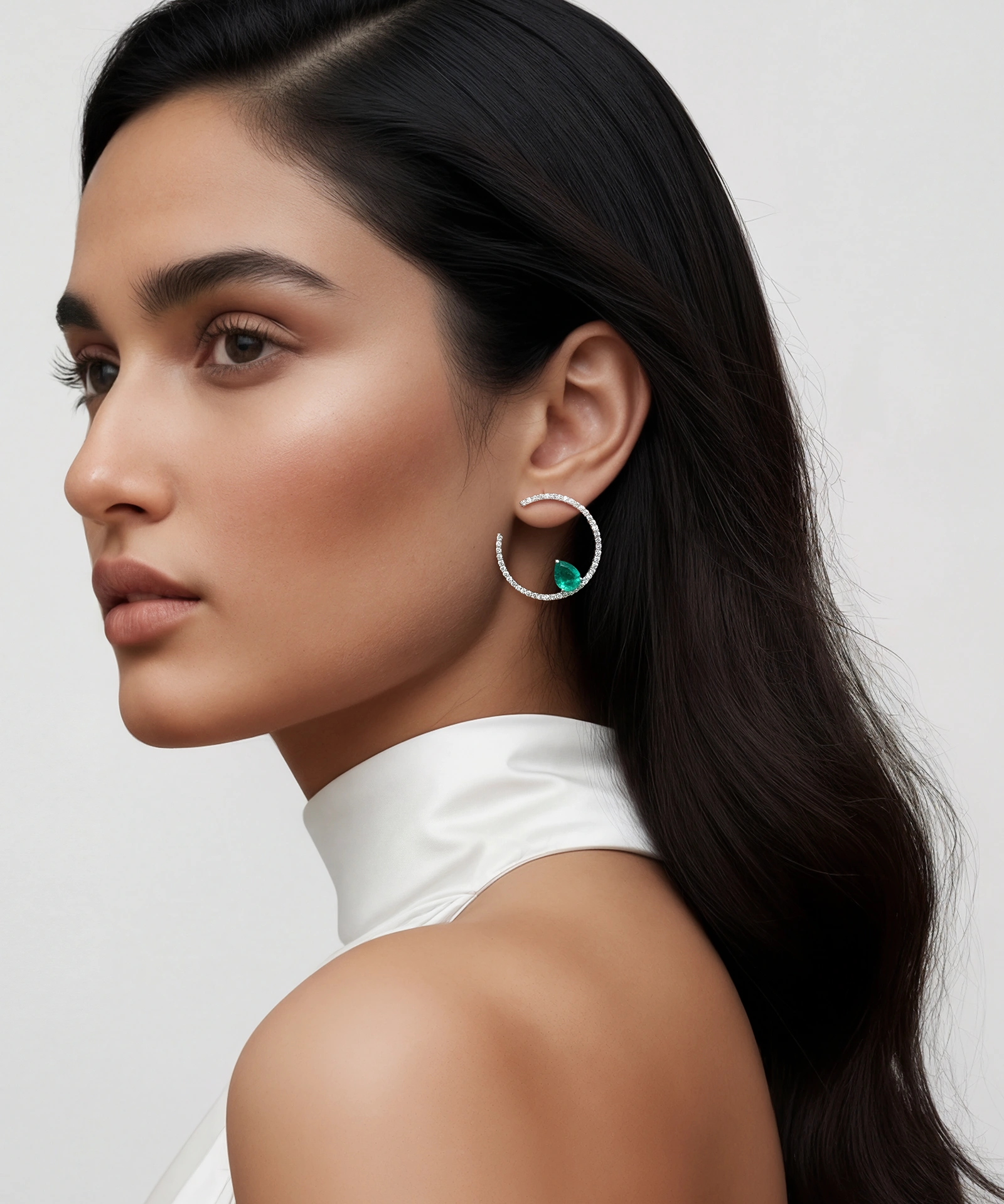 Emerald Delight Hoops | AMARIS JEWELS | Fine Jewelry 