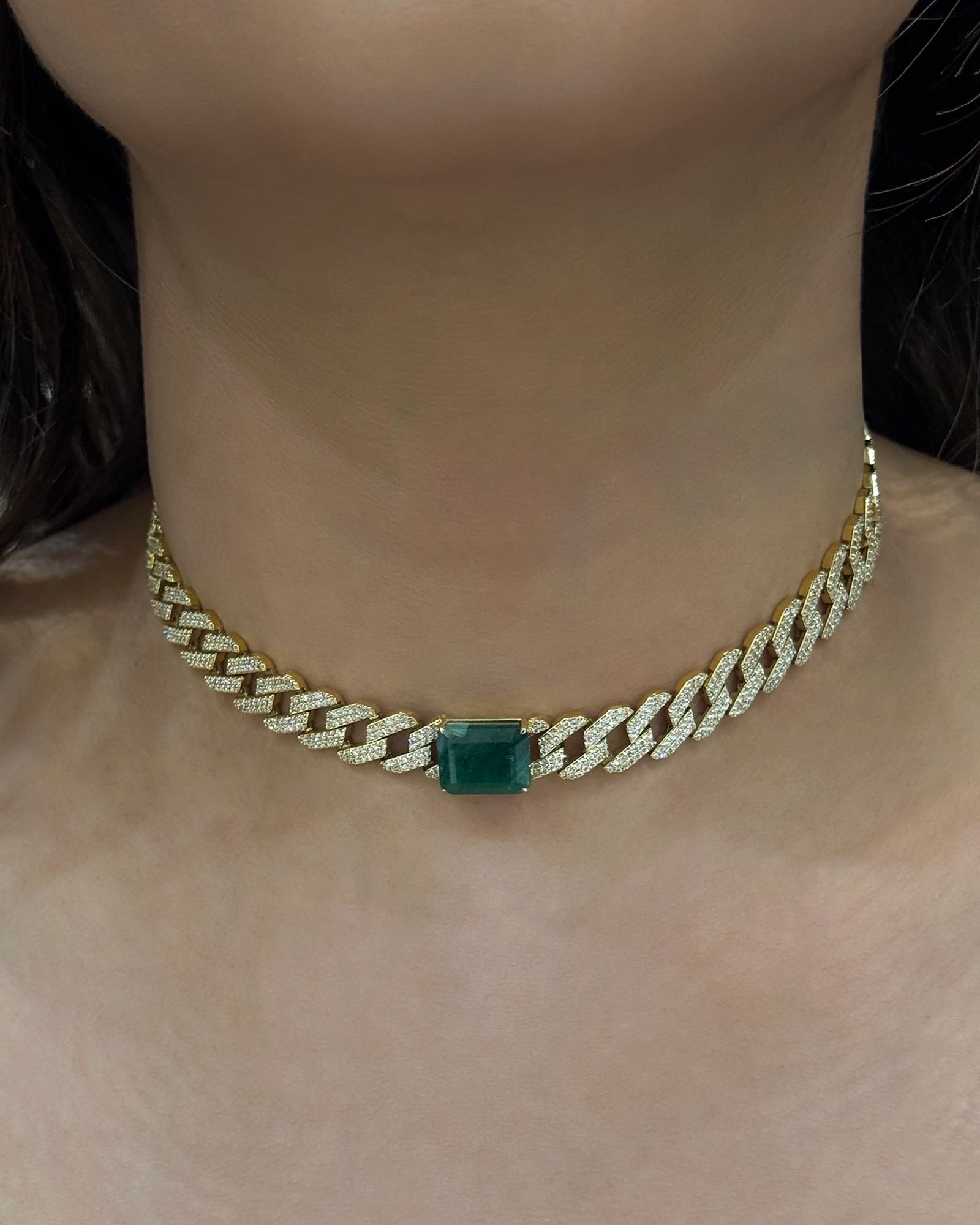 Emerald Drip Curb Chain | AMARIS JEWELS | Fine Jewelry 
