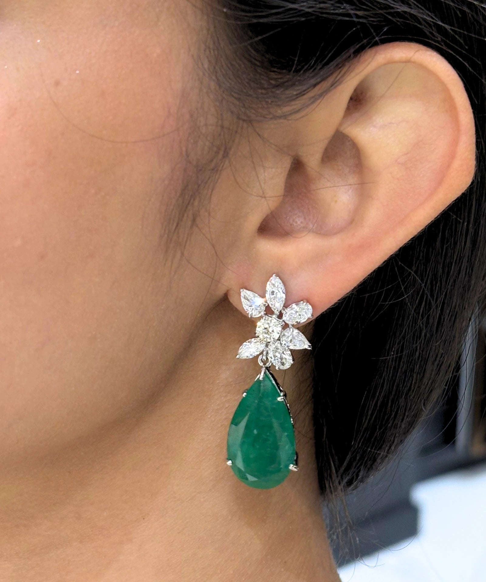 Emerald Drop Earrings | AMARIS JEWELS | Fine Jewelry 
