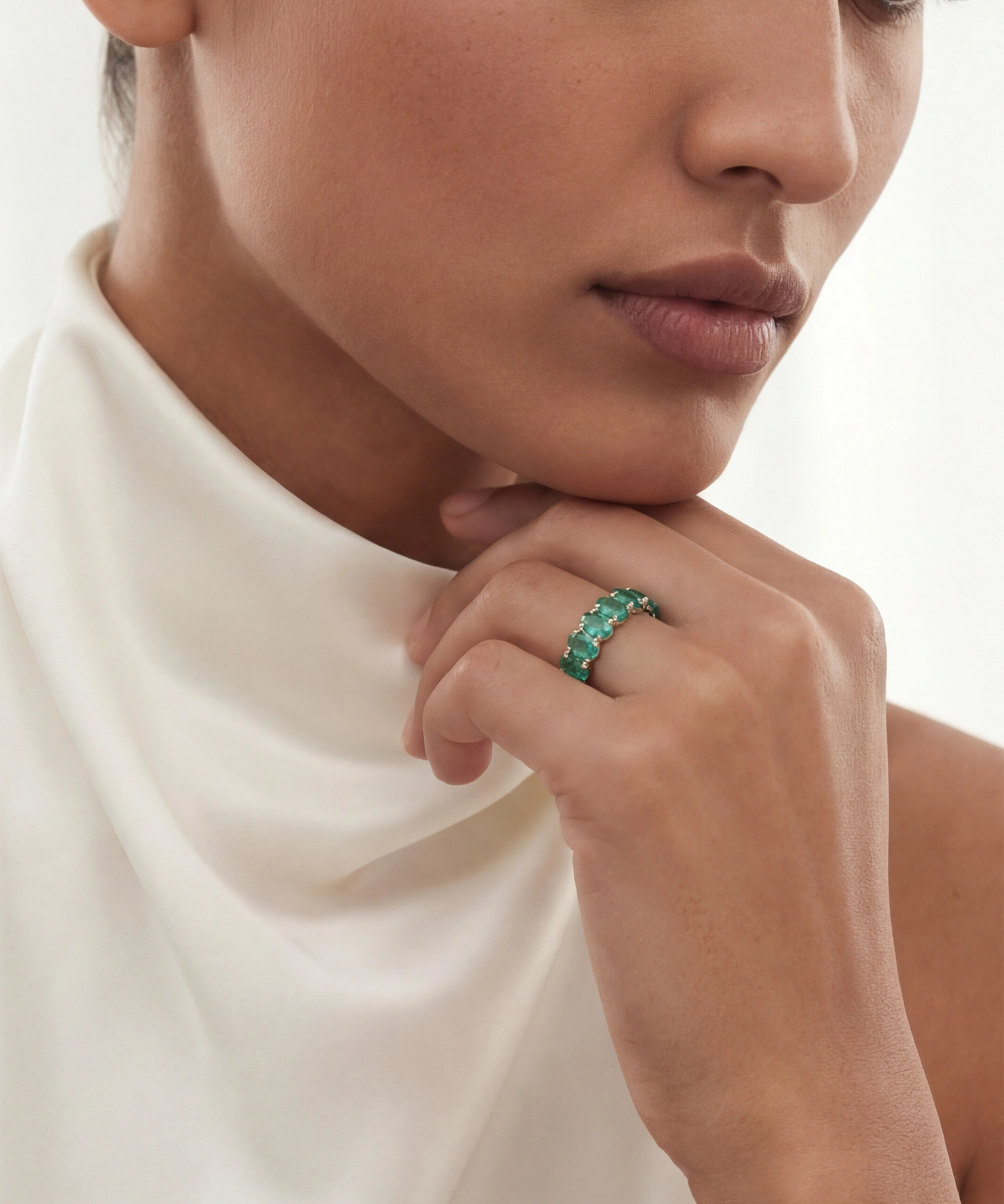 Emerald Edge Ring | AMARIS JEWELS | Fine Jewelry 