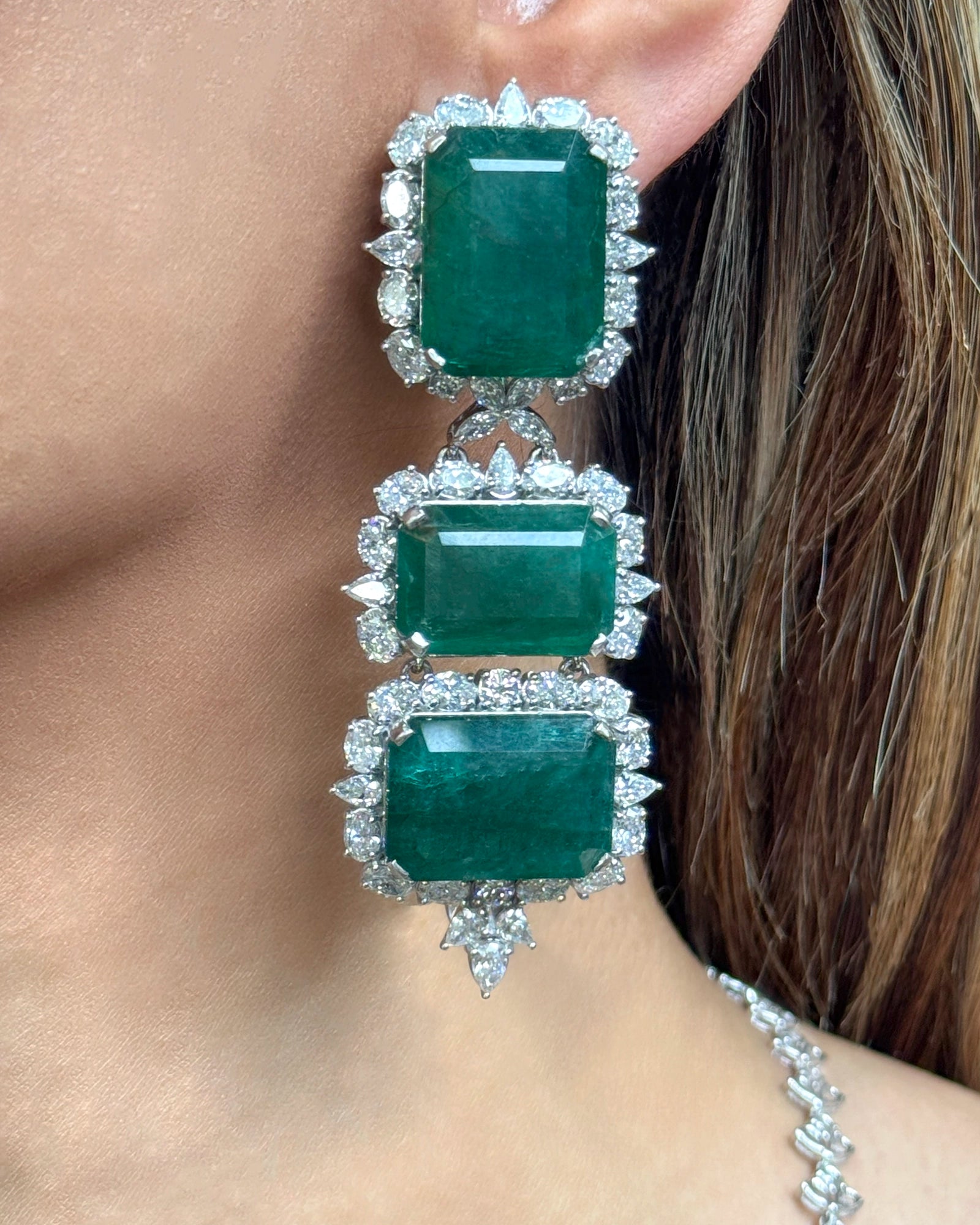 Emerald Estate Earrings | AMARIS JEWELS | Fine Jewelry 
