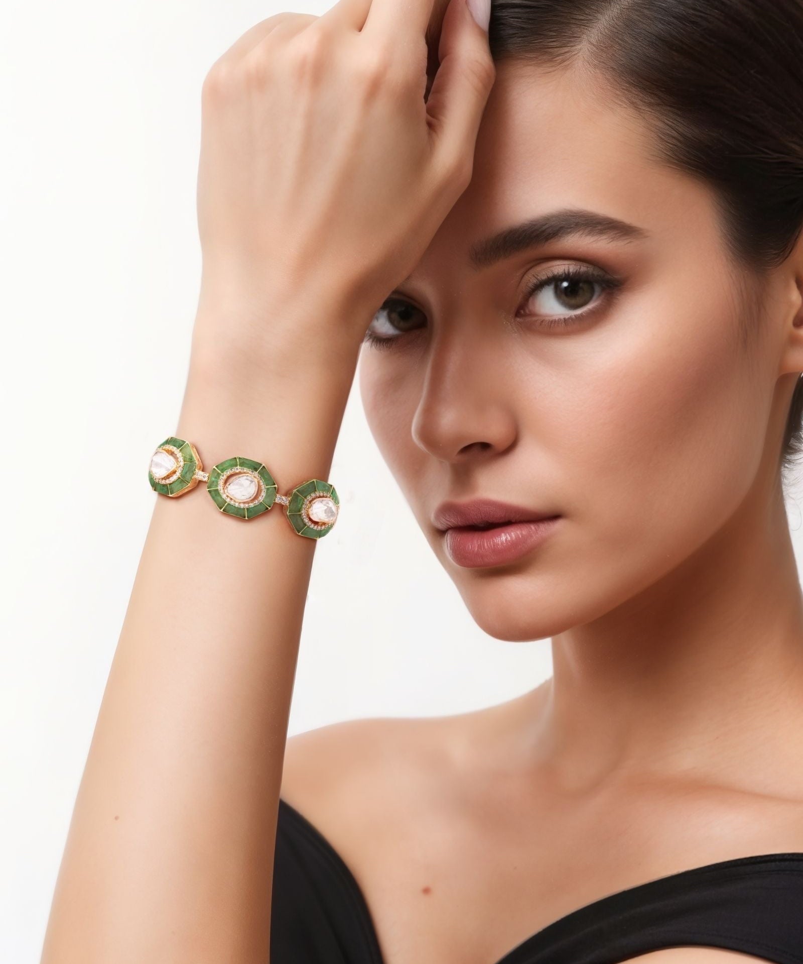 Emerald Hour Bangle | AMARIS JEWELS | Fine Jewelry 