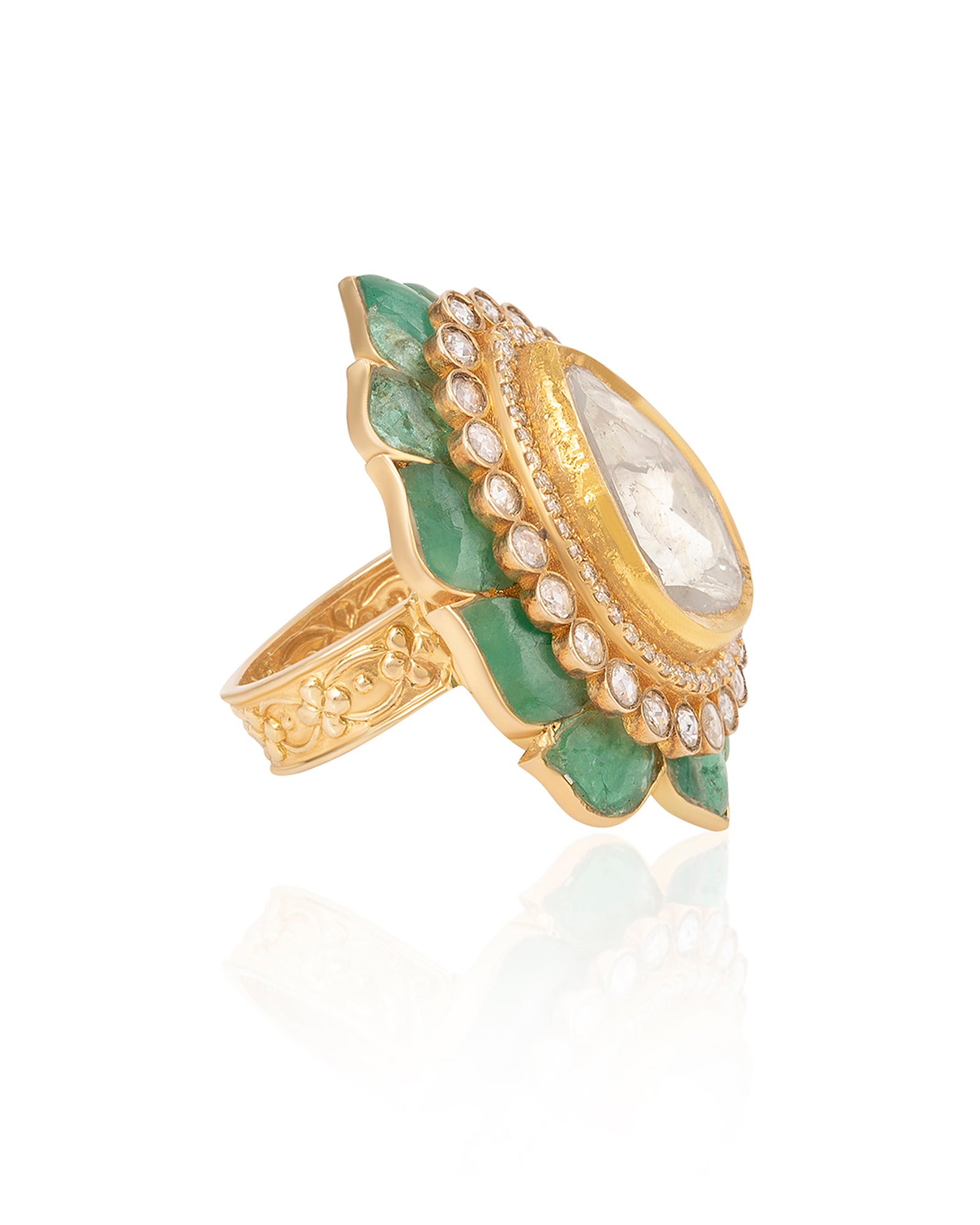 Emerald Lotus Ring | AMARIS JEWELS | Fine Jewelry 