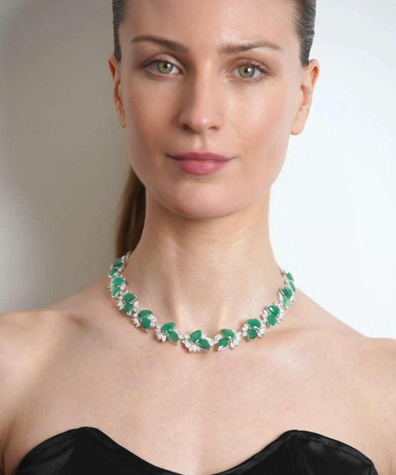 Emerald Lush Soiree Necklace | AMARIS JEWELS | Fine Jewelry 