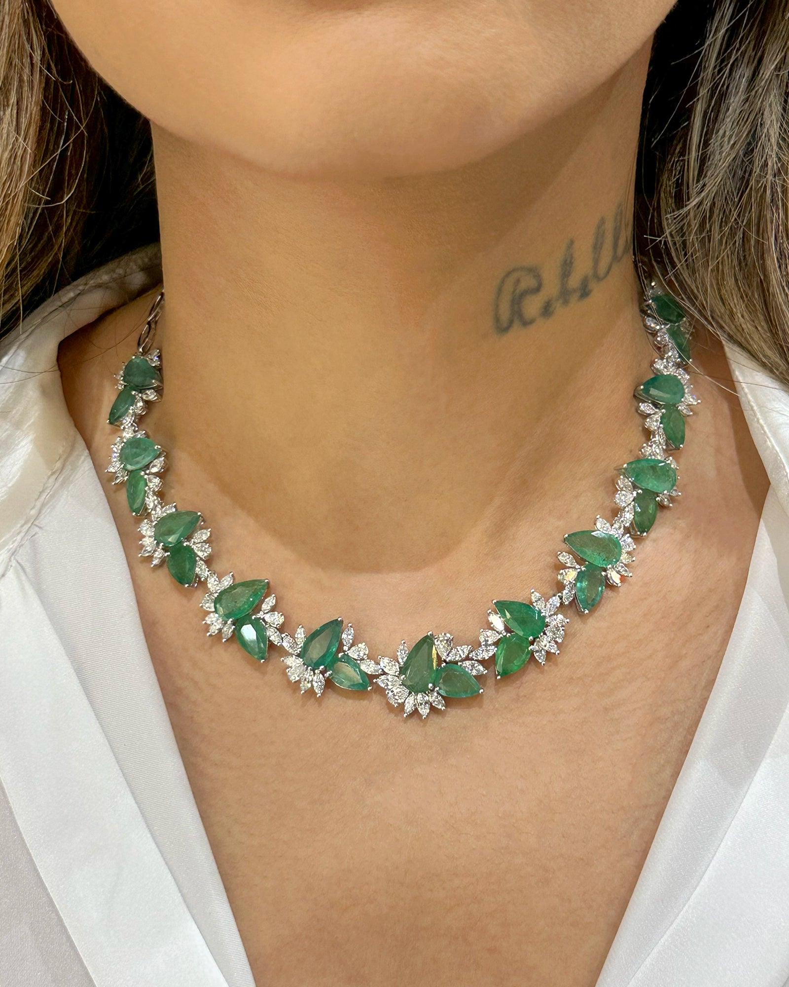 Emerald Lush Soiree Necklace | AMARIS JEWELS | Fine Jewelry 