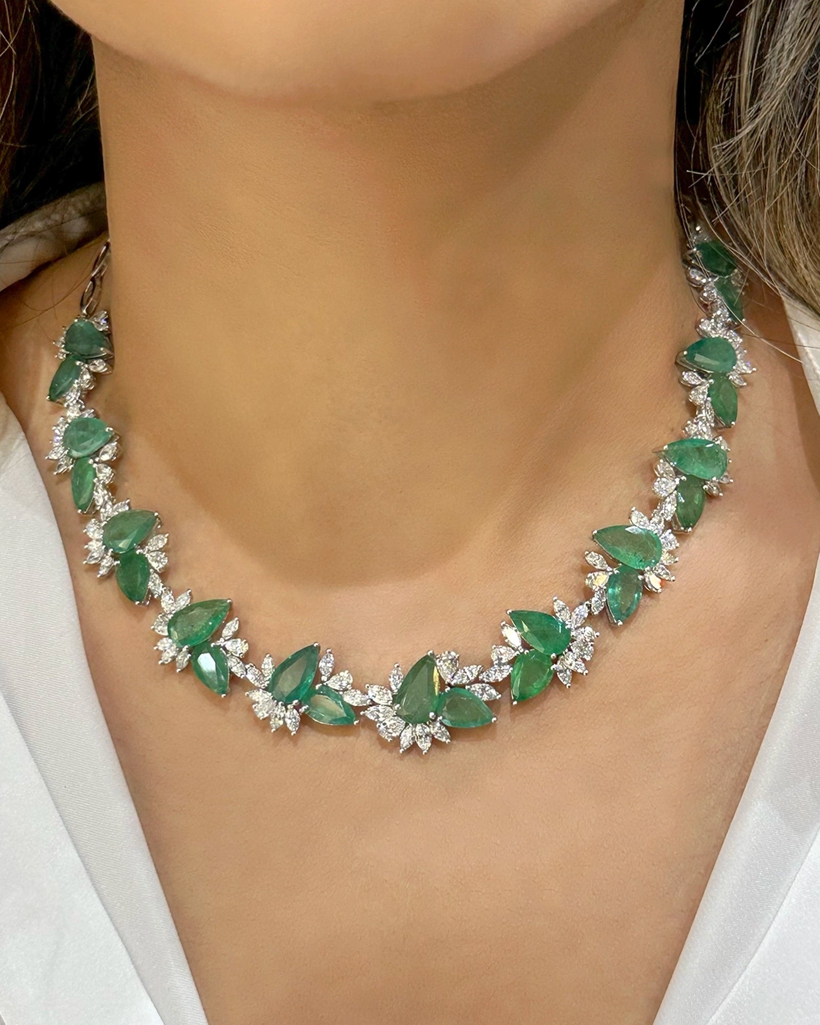 Emerald Lush Soiree Necklace | AMARIS JEWELS | Fine Jewelry 