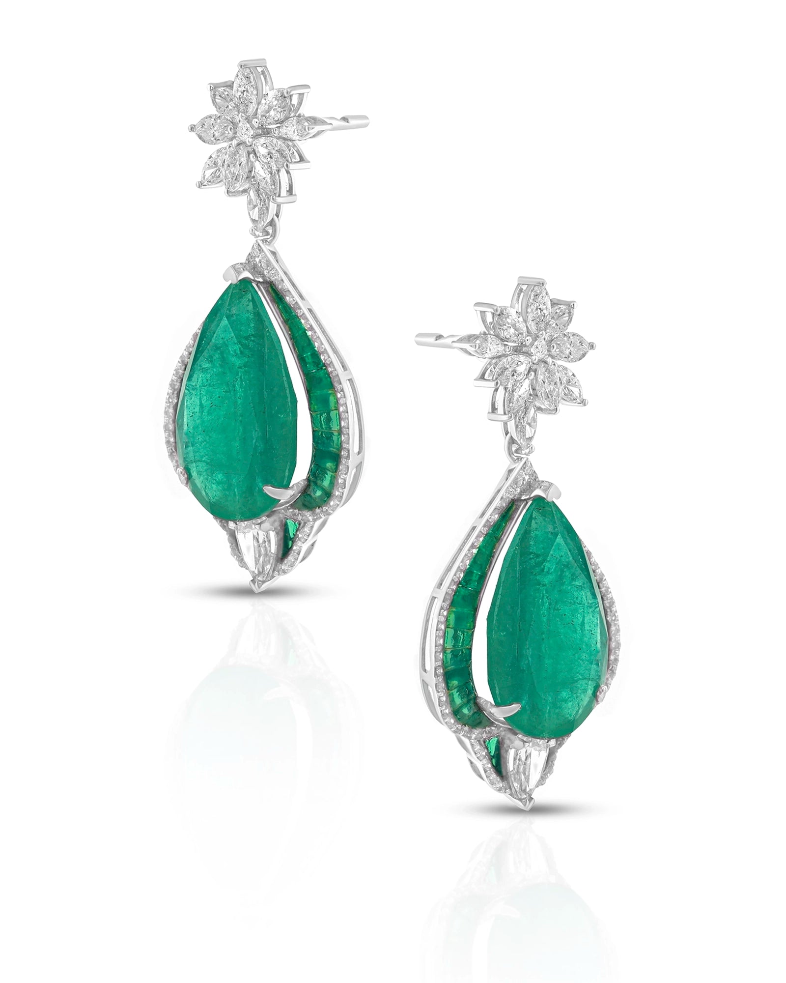 Emerald Mischief Earrings | AMARIS JEWELS | Fine Jewelry 