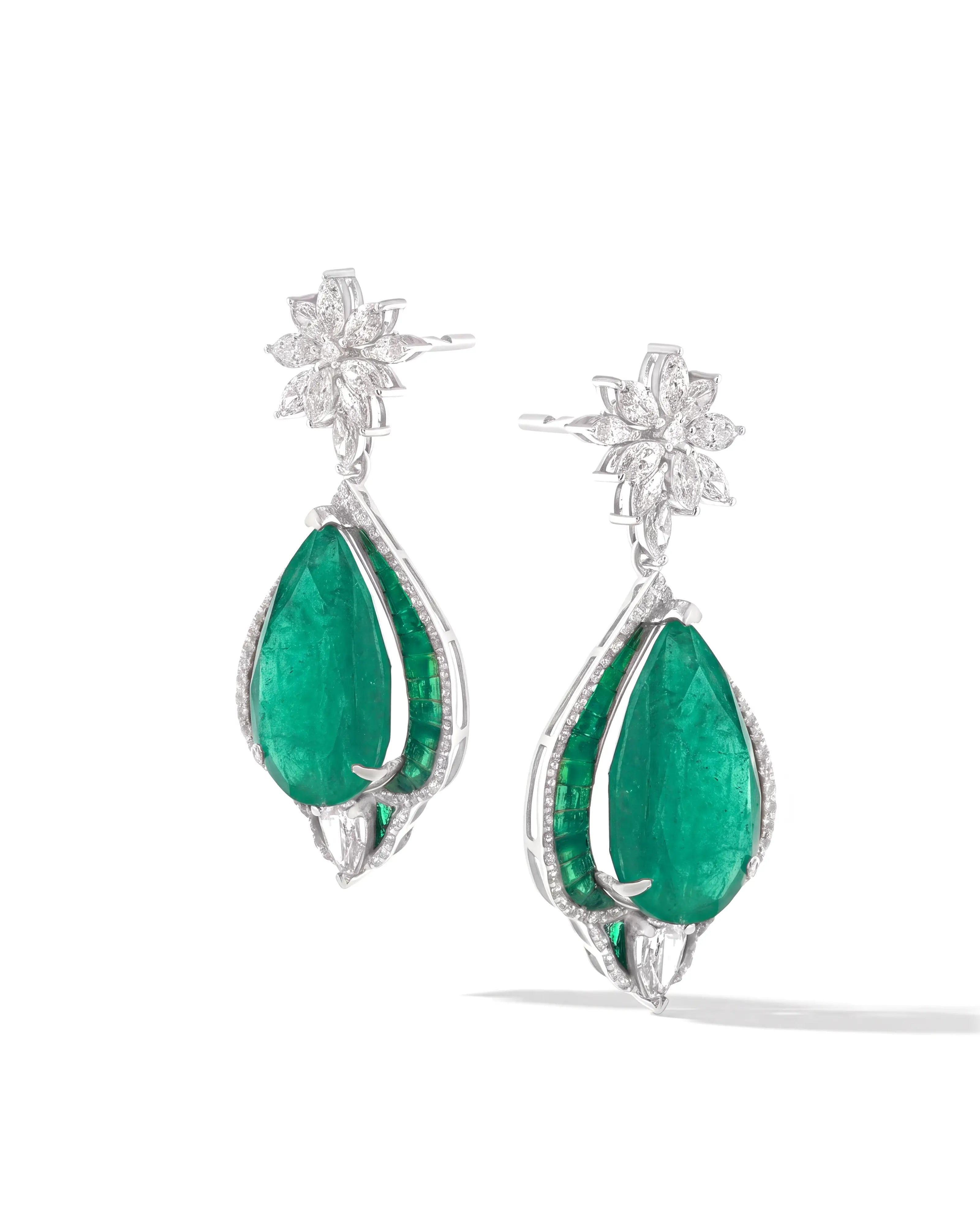 Emerald Mischief Earrings | AMARIS JEWELS | Fine Jewelry