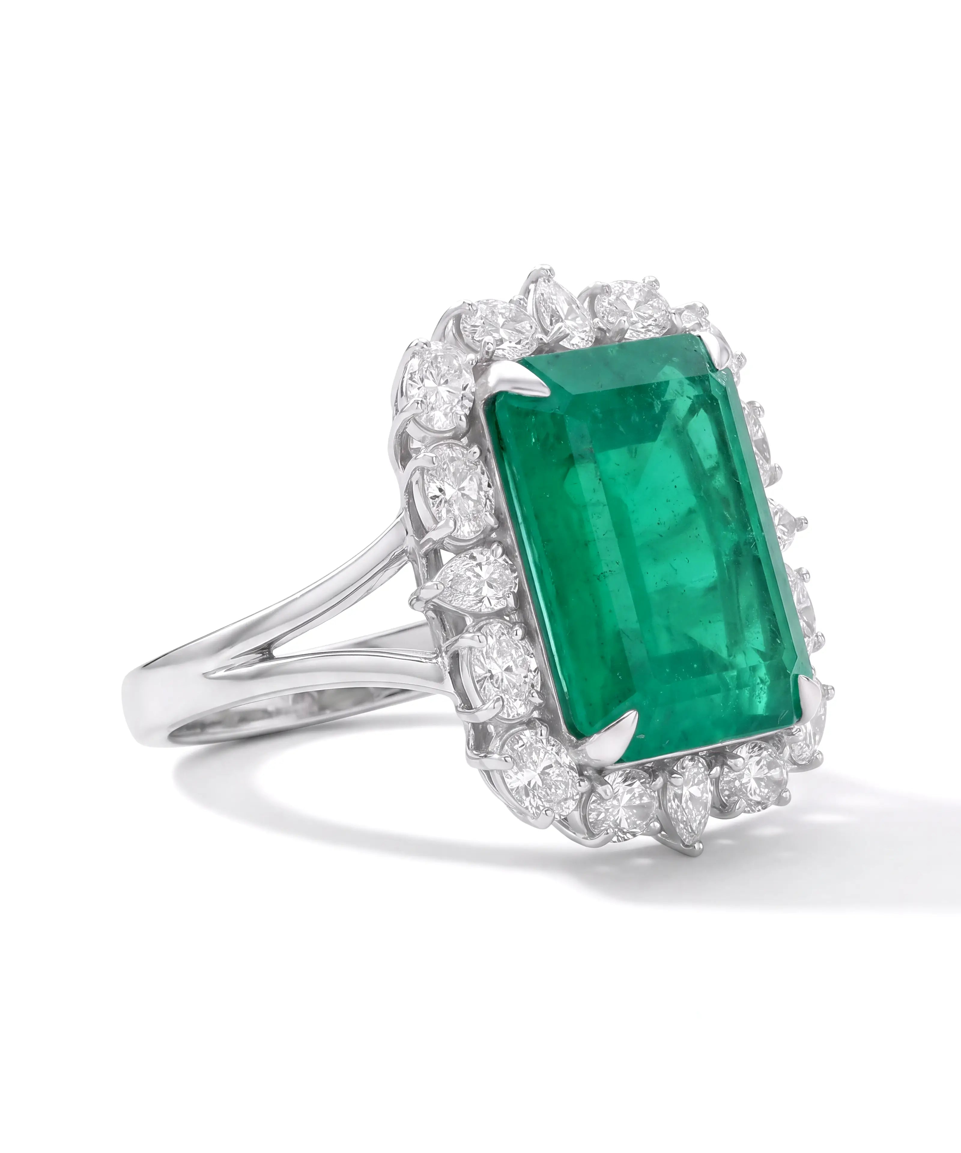 Emerald Muse Ring | AMARIS JEWELS | Fine Jewelry