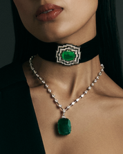 Emerald Plush Choker | AMARIS JEWELS | Fine Jewelry 